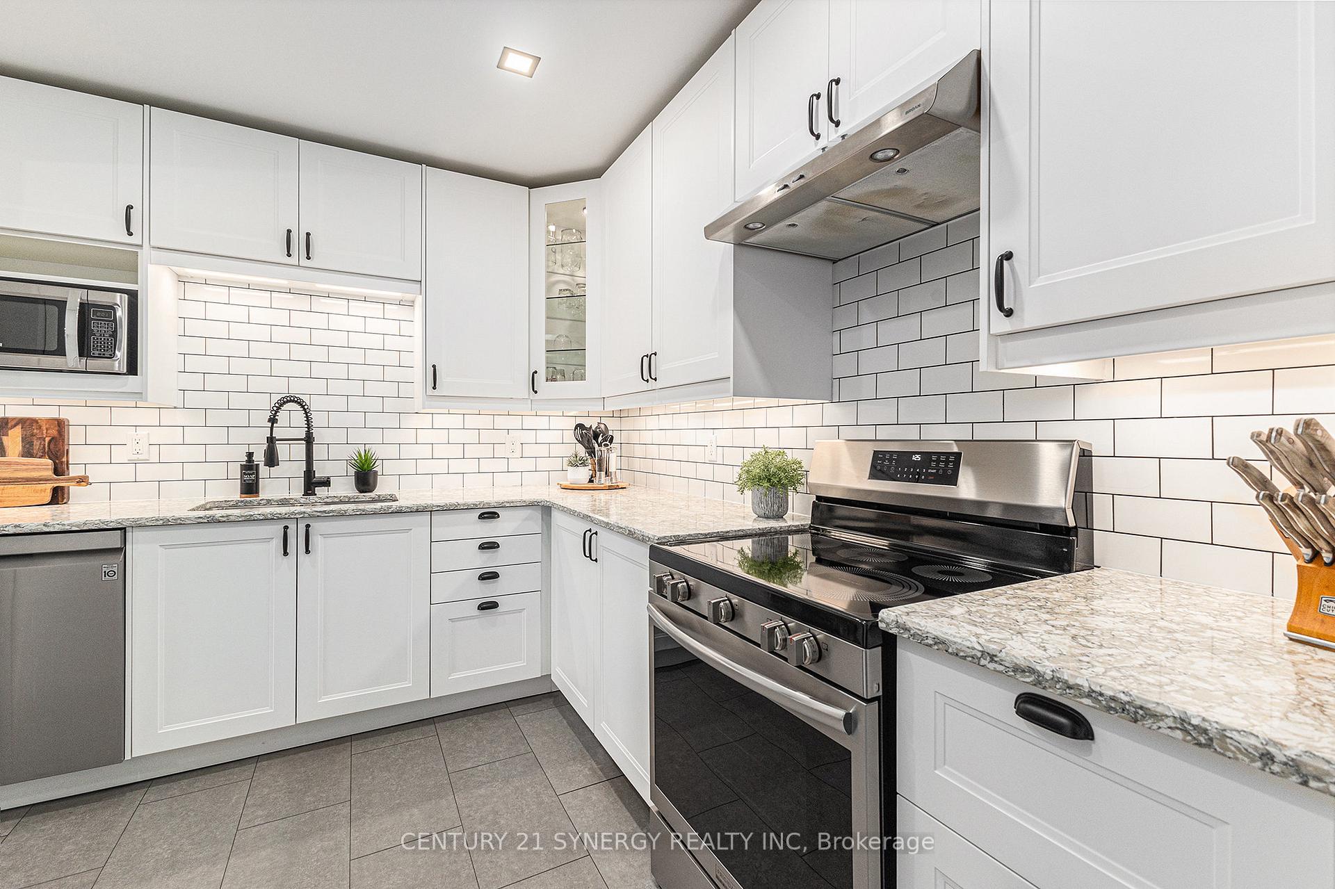 Photo 10 of 369 Monica Crescent, Ottawa, Bilberry Creek/Queenswood Heights — HOMEH