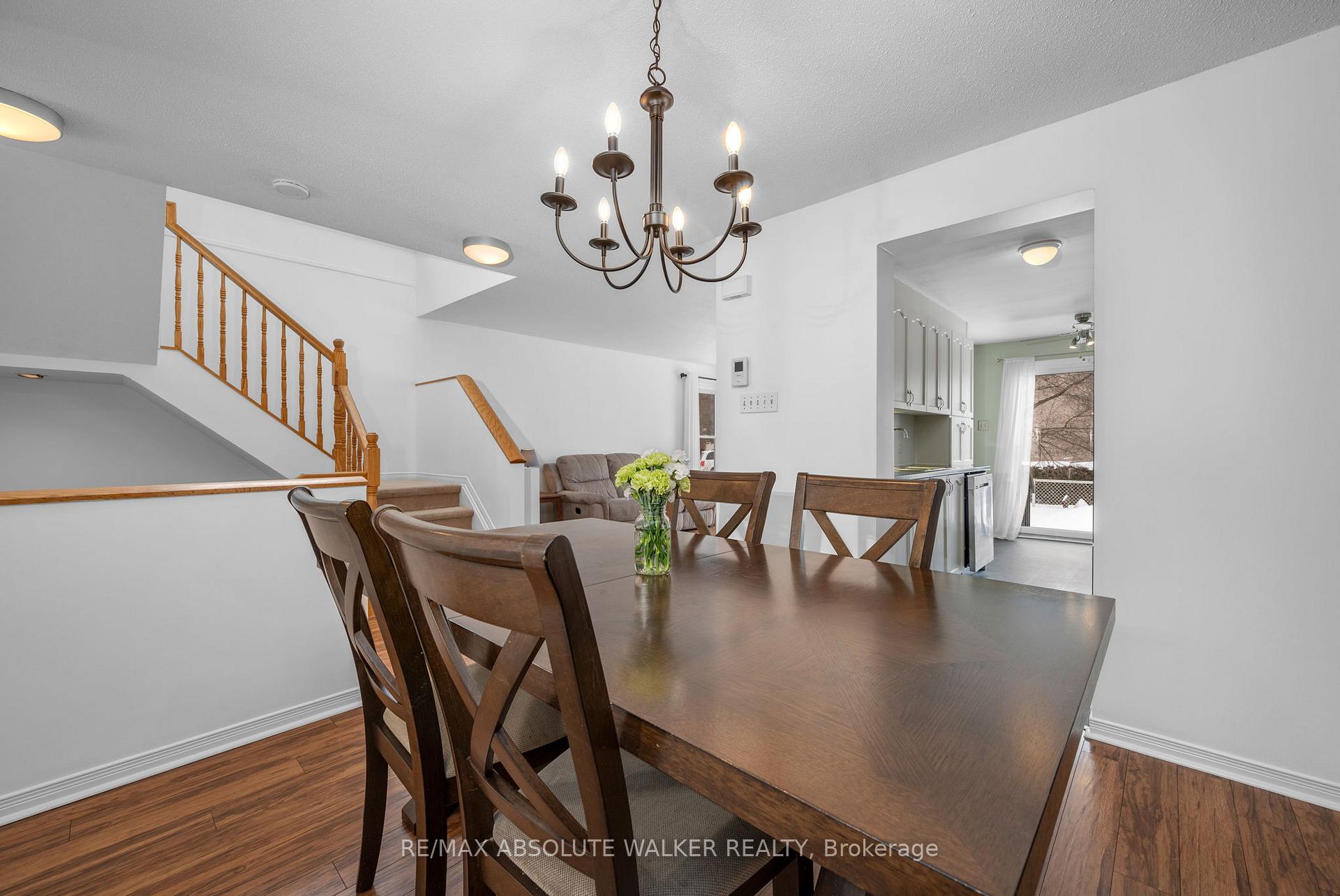 Photo 4 of 1962 Maple Run Avenue, Ottawa, Chapel Hill — HOMEH