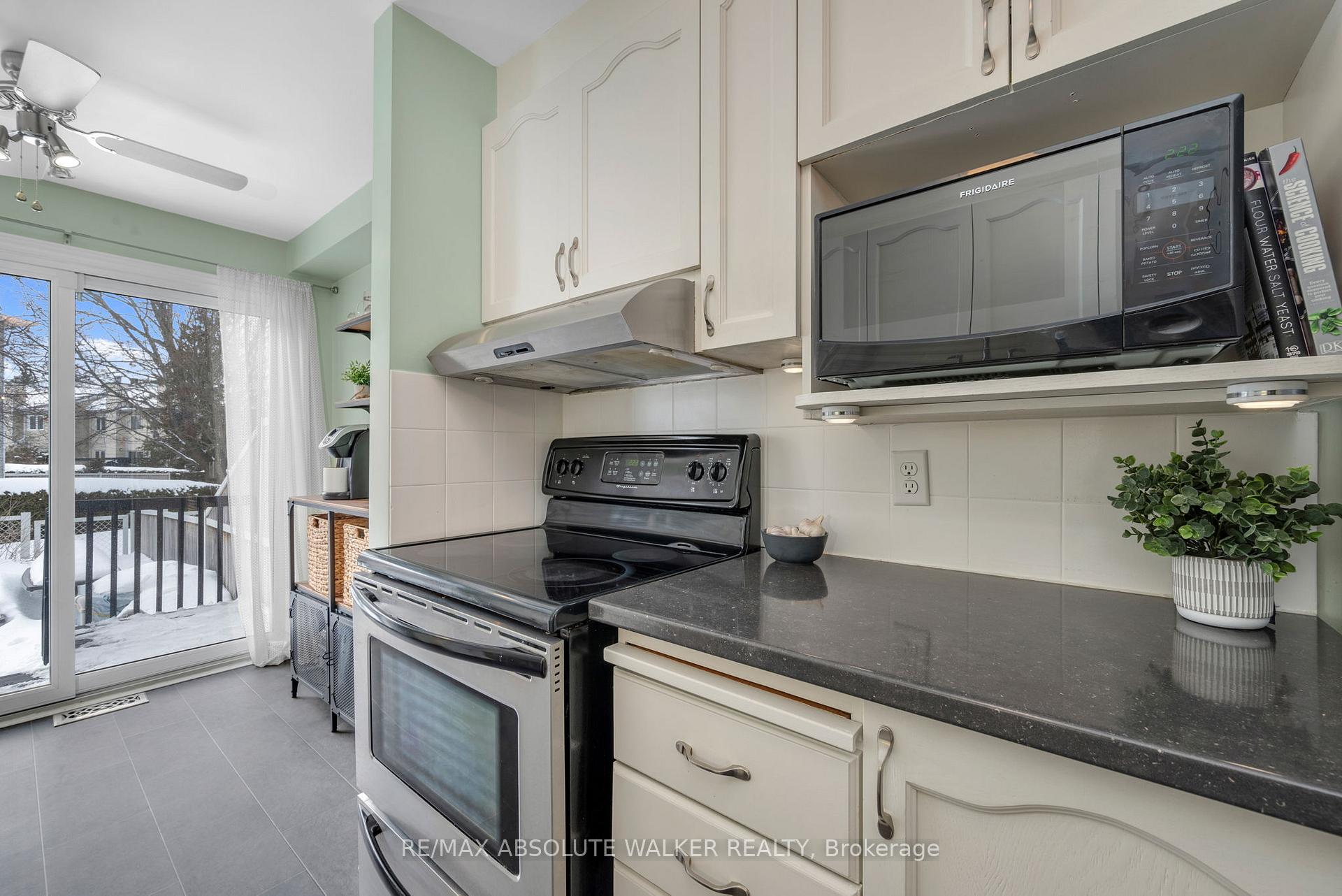 Photo 9 of 1962 Maple Run Avenue, Ottawa, Chapel Hill — HOMEH