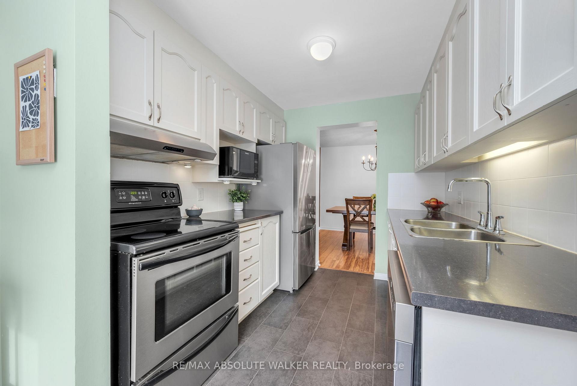 Photo 10 of 1962 Maple Run Avenue, Ottawa, Chapel Hill — HOMEH