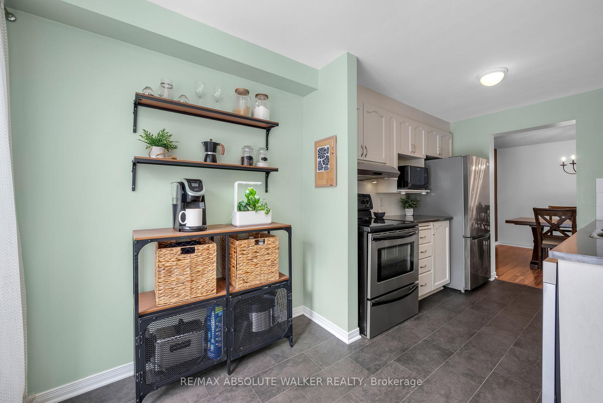 Photo 11 of 1962 Maple Run Avenue, Ottawa, Chapel Hill — HOMEH