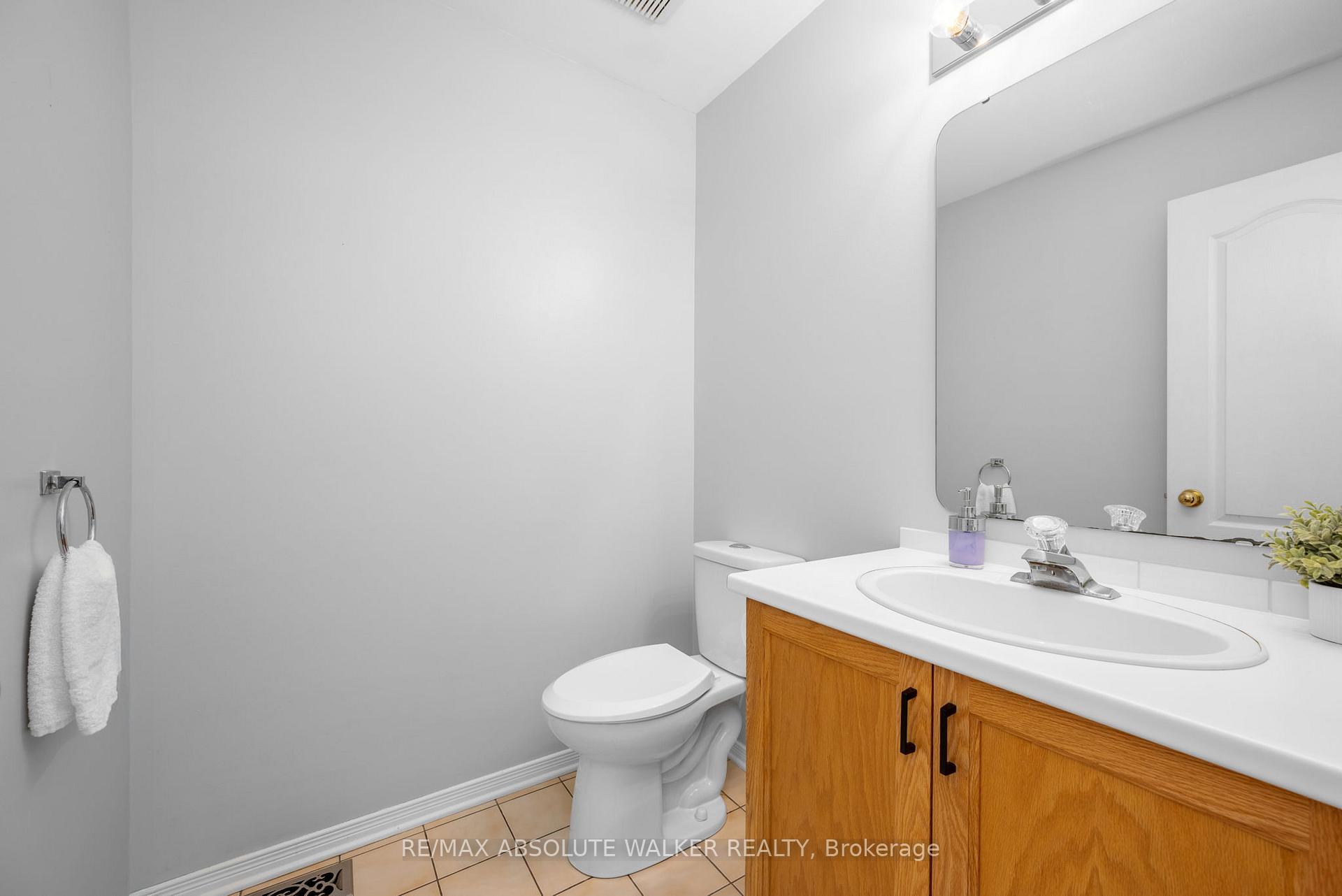 Photo 12 of 1962 Maple Run Avenue, Ottawa, Chapel Hill — HOMEH
