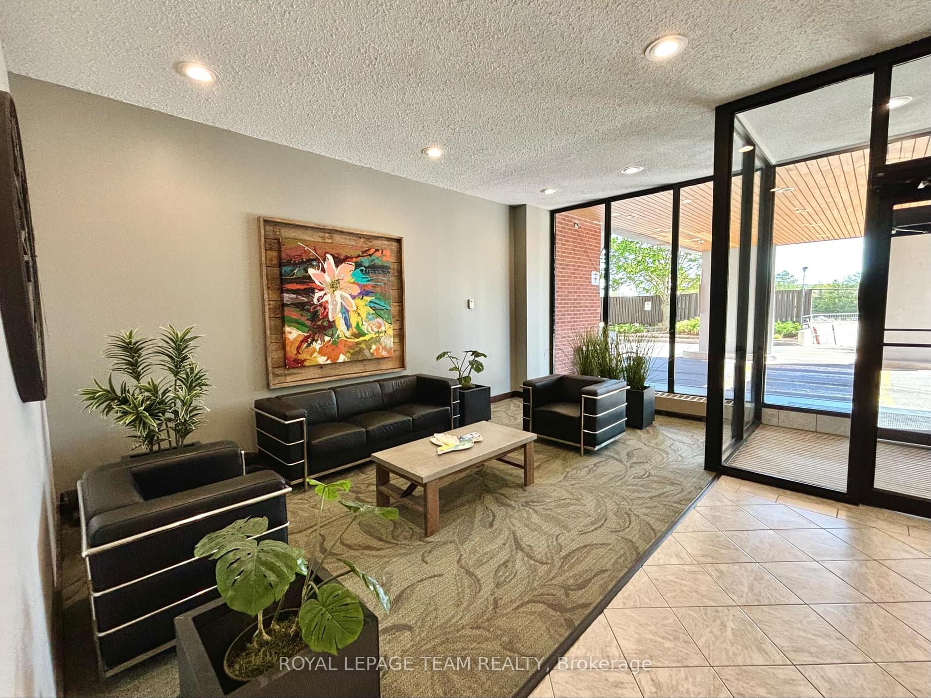 Photo 3 of Unit 1101, 2951 Riverside Drive, Ottawa, Mooneys Bay/Riverside Park — HOMEH