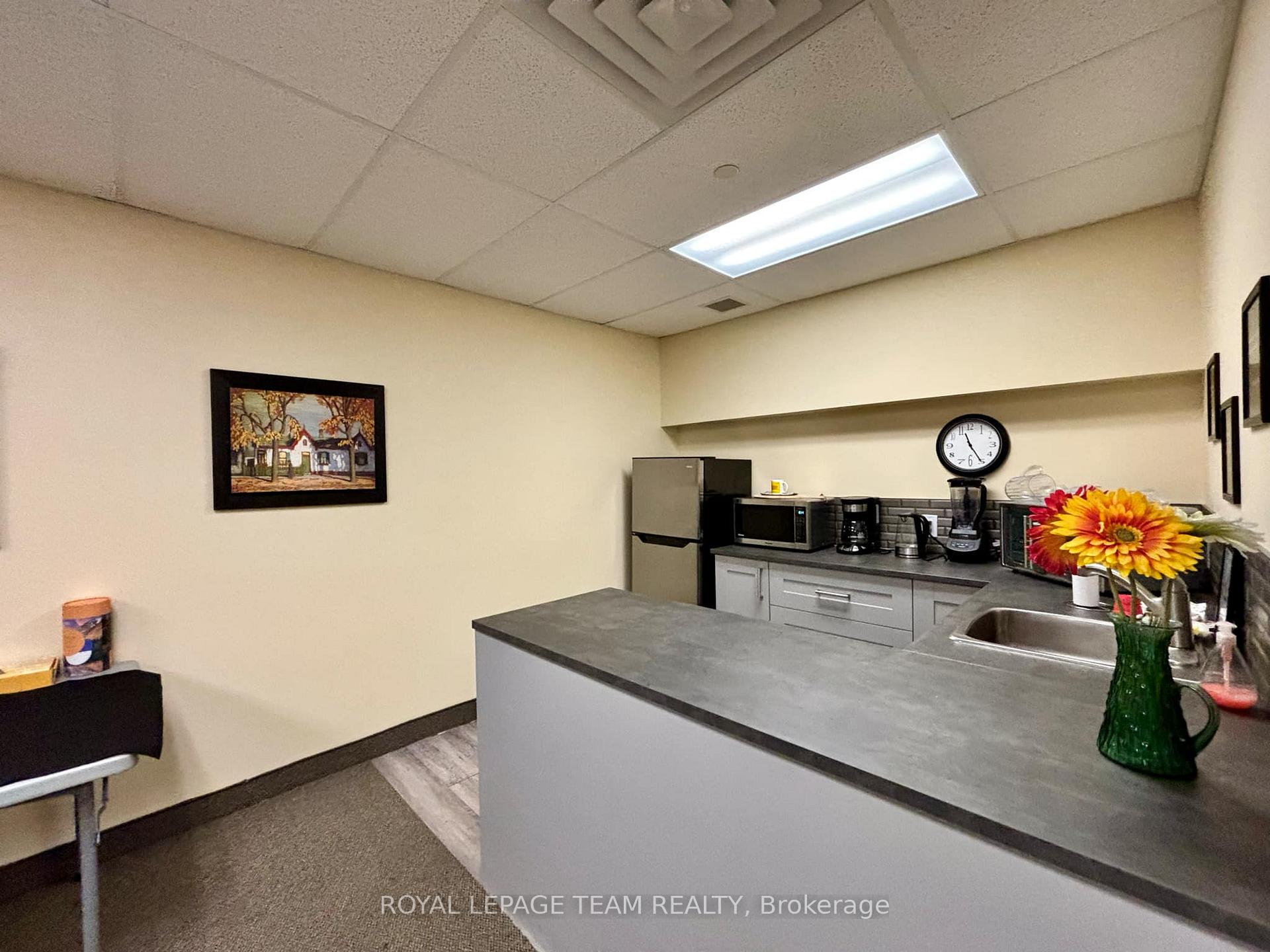 Photo 5 of Unit 1101, 2951 Riverside Drive, Ottawa, Mooneys Bay/Riverside Park — HOMEH