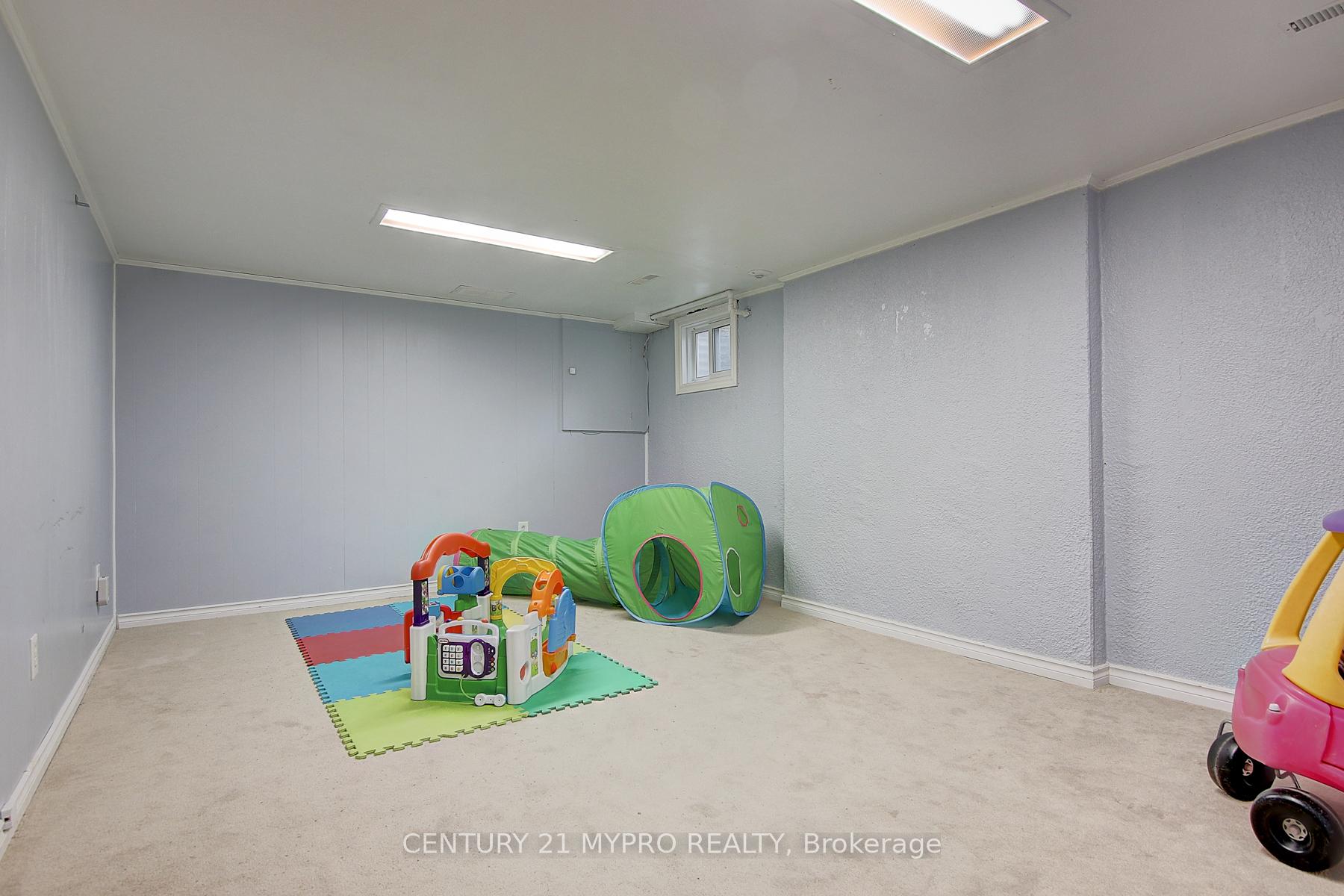 Photo 52 of Unit 18, 105 Carlton Road, Markham, Unionville — HOMEH