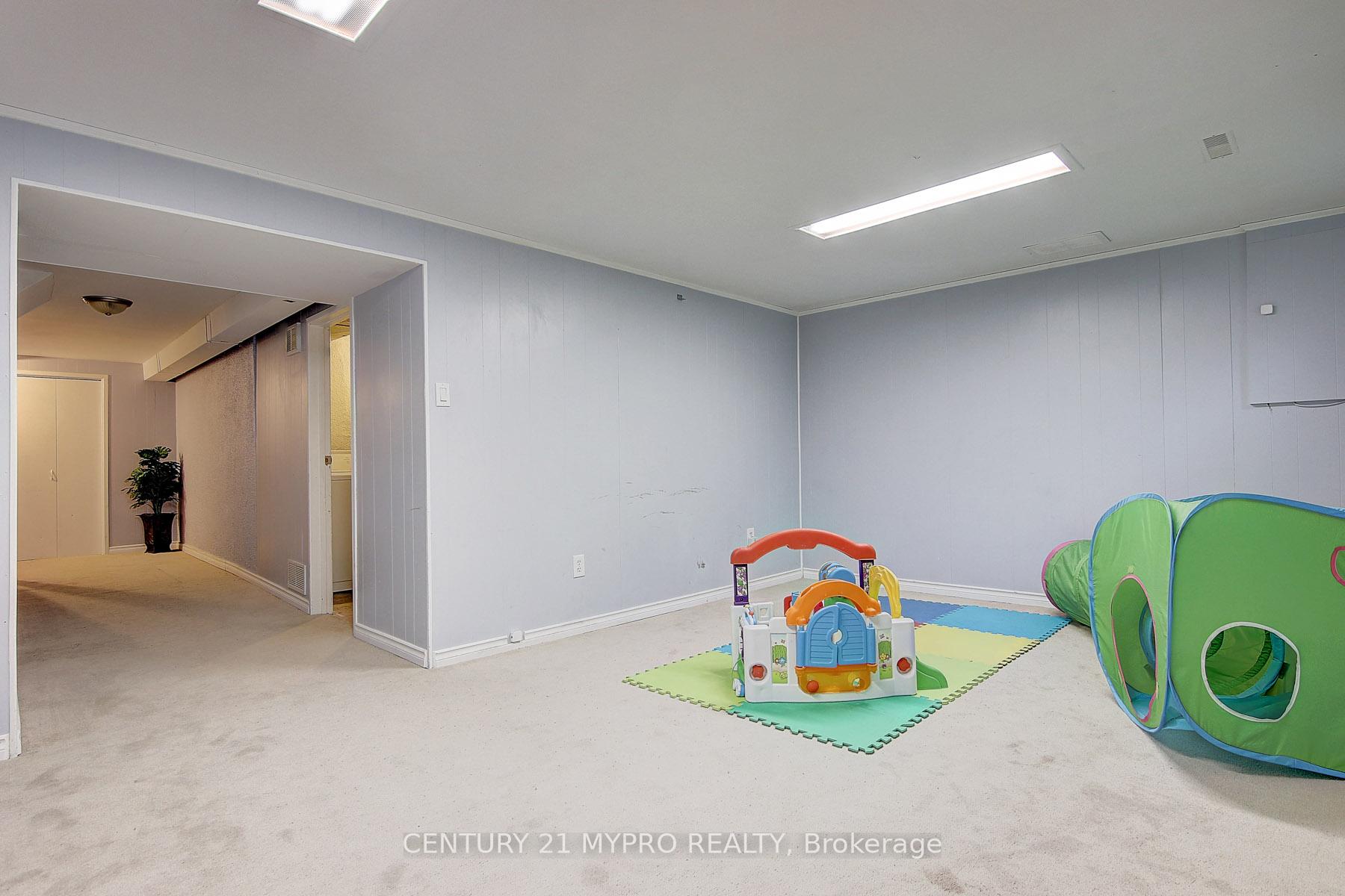 Photo 53 of Unit 18, 105 Carlton Road, Markham, Unionville — HOMEH