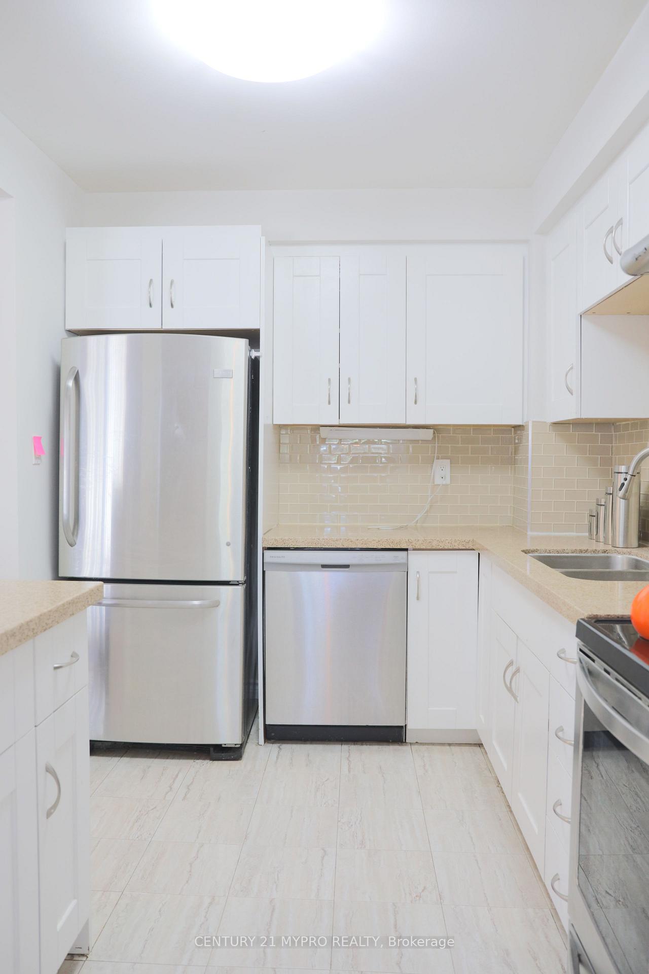 Photo 6 of Unit 18, 105 Carlton Road, Markham, Unionville — HOMEH