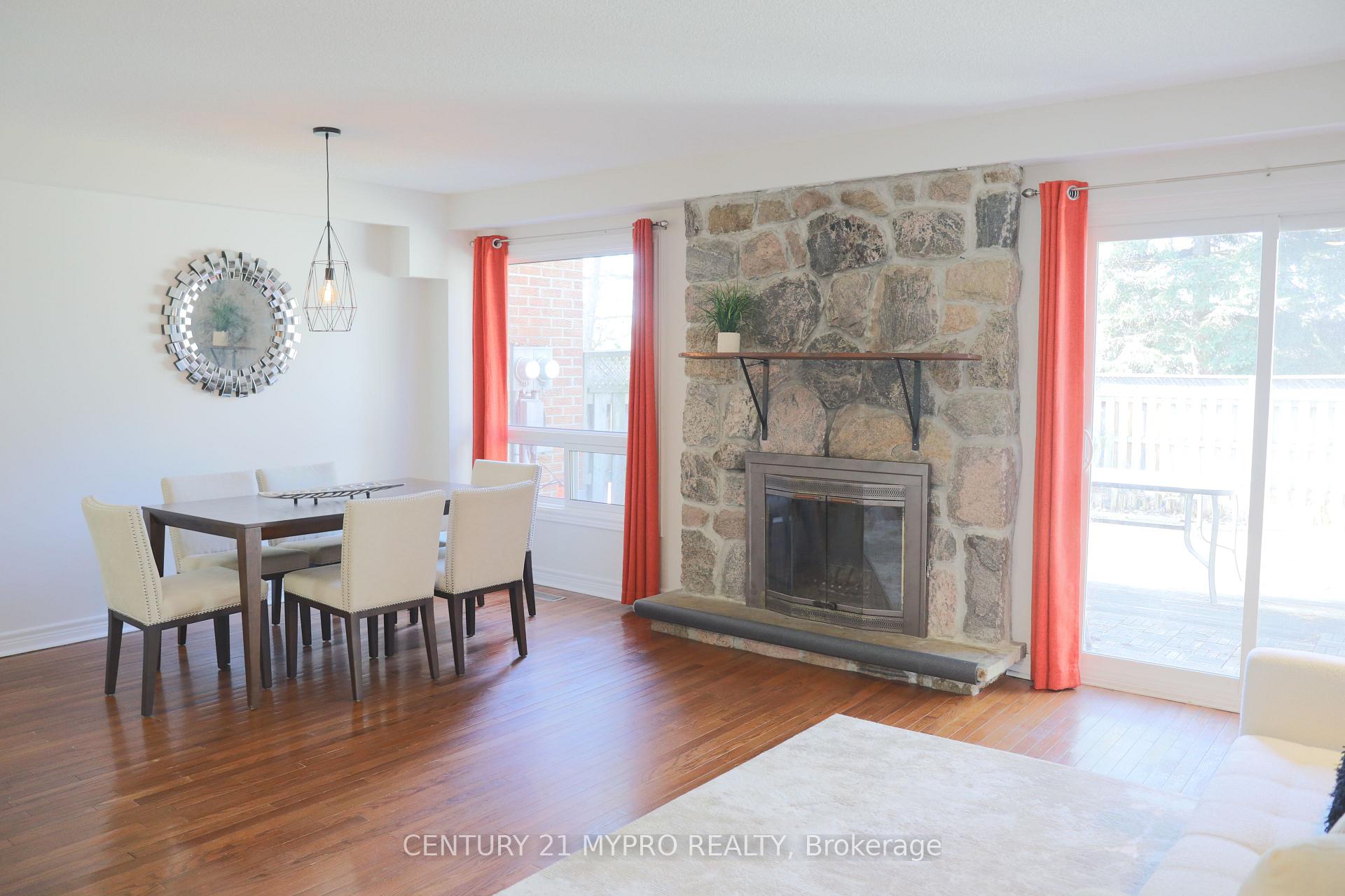 Photo 9 of Unit 18, 105 Carlton Road, Markham, Unionville — HOMEH