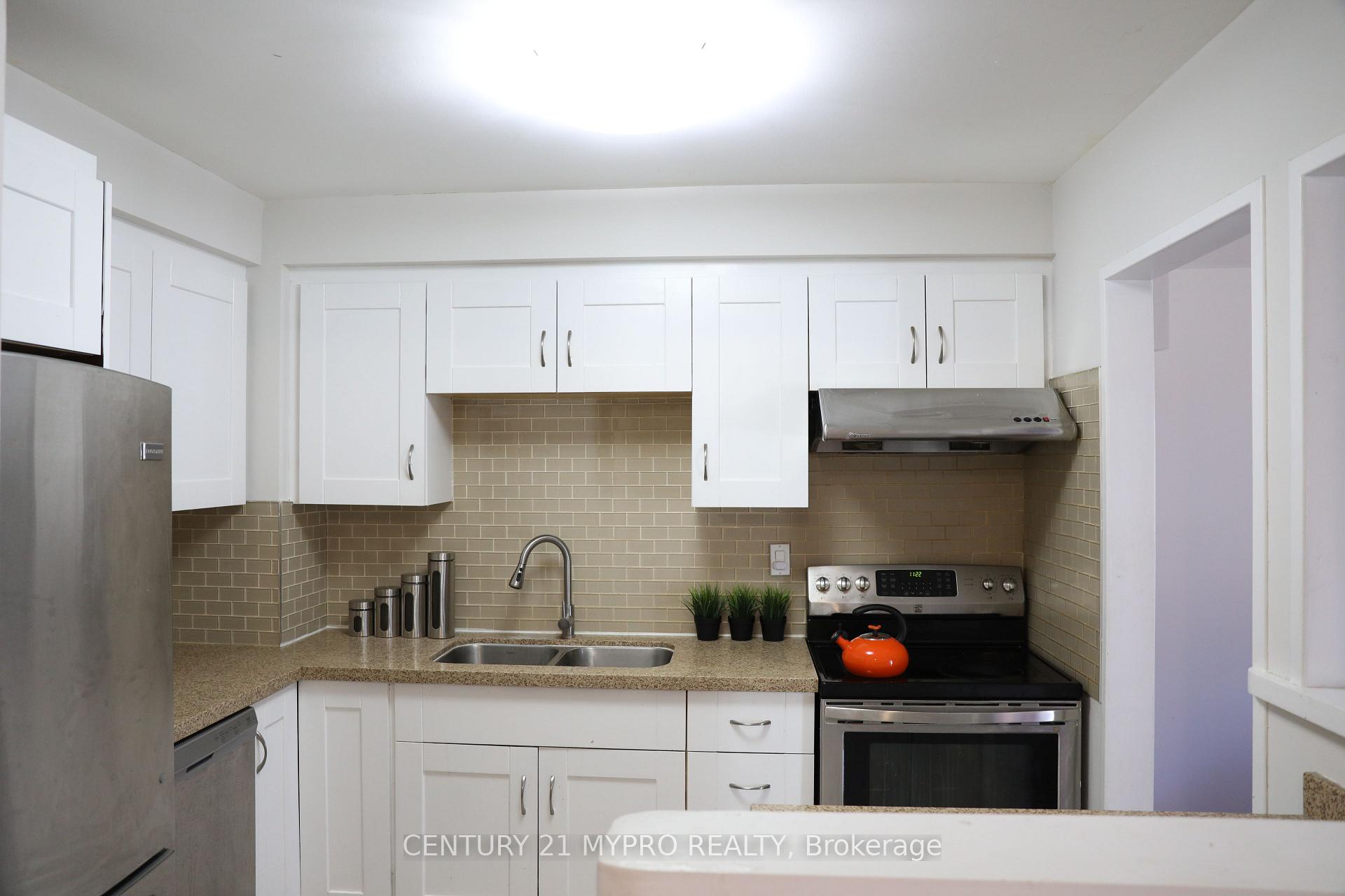 Photo 13 of Unit 18, 105 Carlton Road, Markham, Unionville — HOMEH