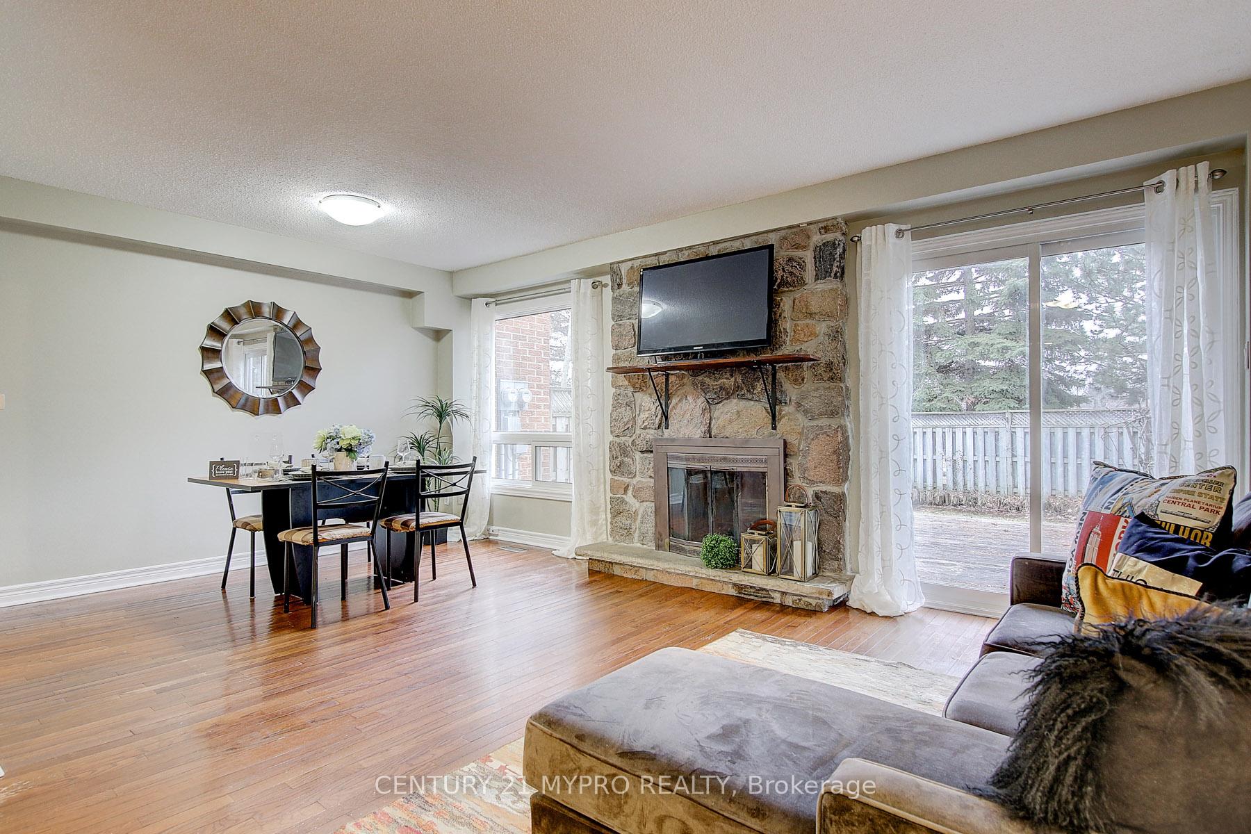 Photo 14 of Unit 18, 105 Carlton Road, Markham, Unionville — HOMEH