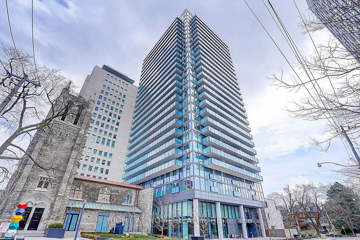 Front of Unit 1808, 99 Foxbar Road