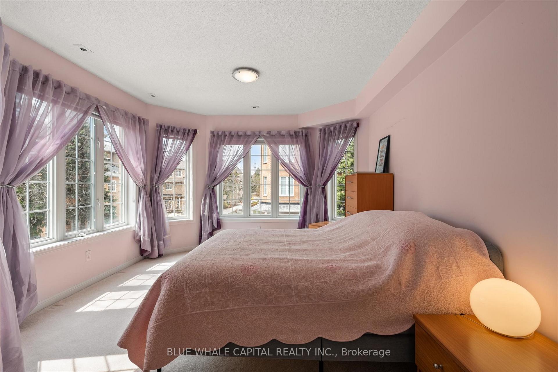 Photo 2 of Unit 01, 23 St.Moritz Way, Markham, Unionville — HOMEH