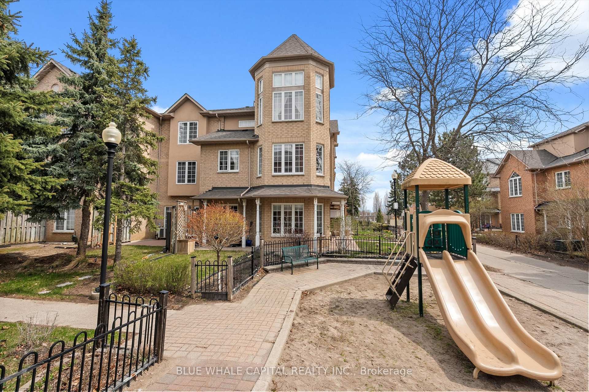 Photo 10 of Unit 01, 23 St.Moritz Way, Markham, Unionville — HOMEH