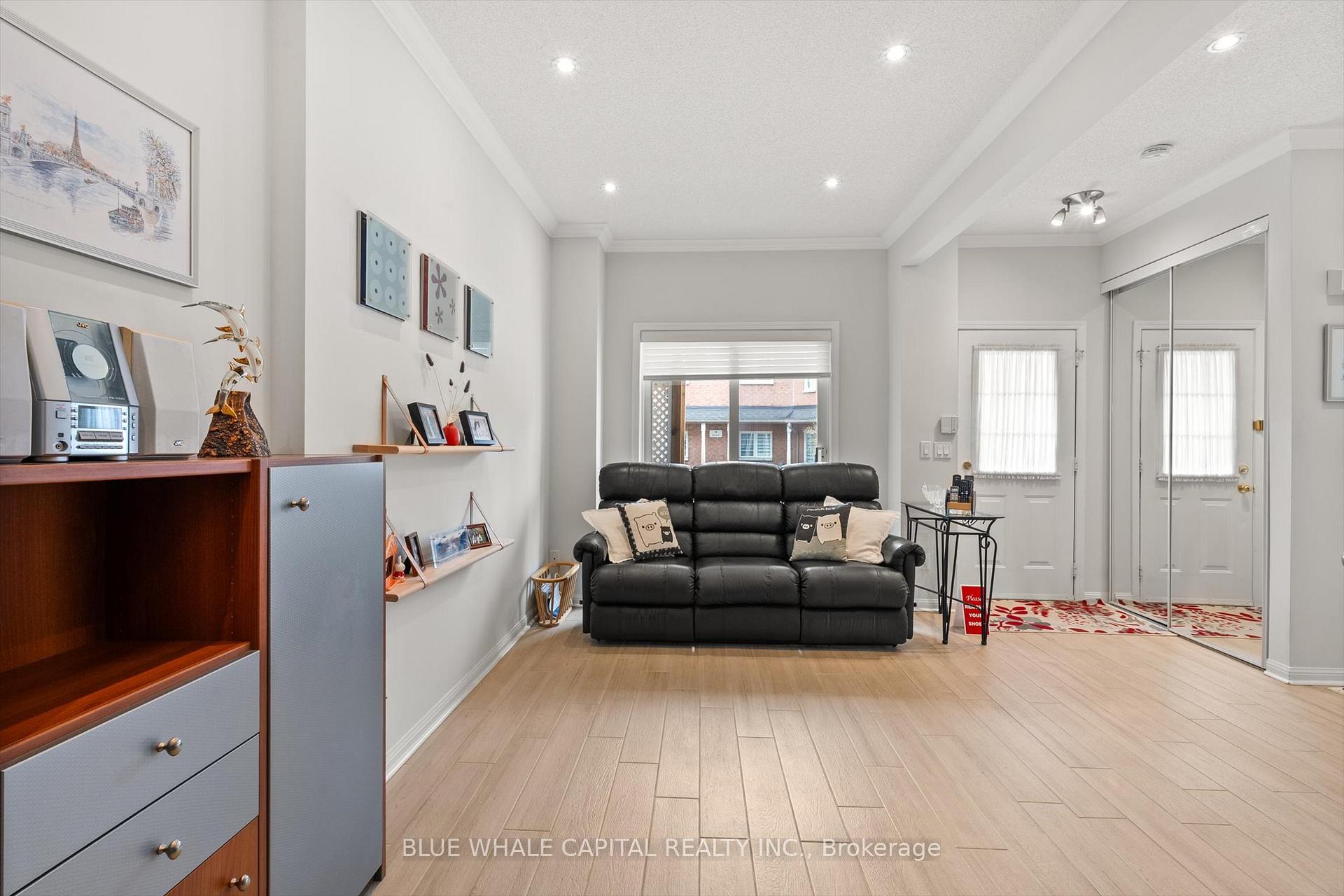 Photo 11 of Unit 01, 23 St.Moritz Way, Markham, Unionville — HOMEH