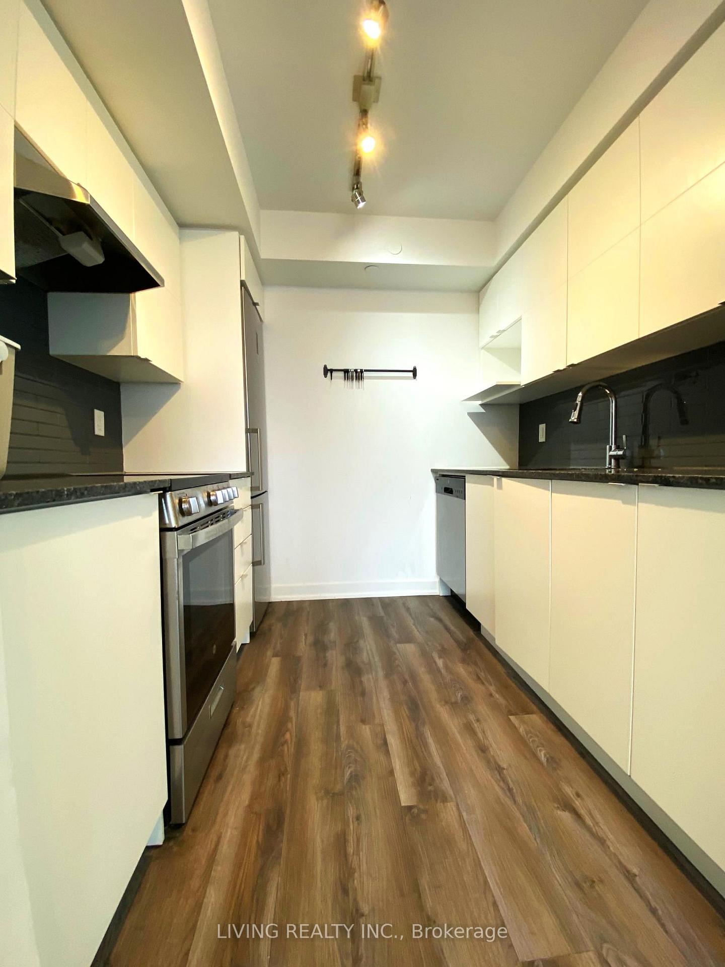 Photo 4 of Unit 904, 120 Varna Drive, Toronto, Englemount-Lawrence — HOMEH