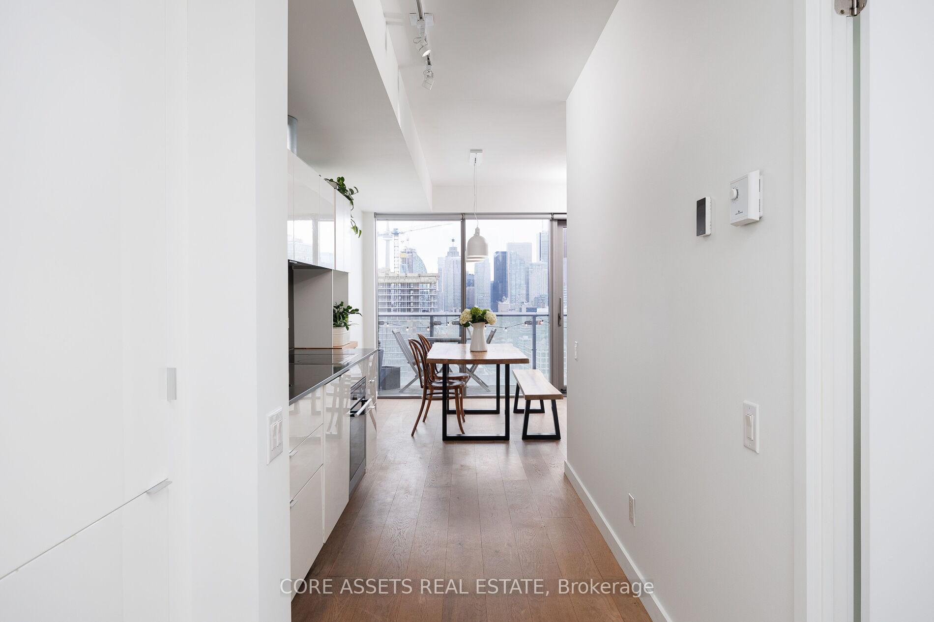 Photo 4 of Unit 2708, 70 Distillery Lane, Toronto, Waterfront Communities — HOMEH