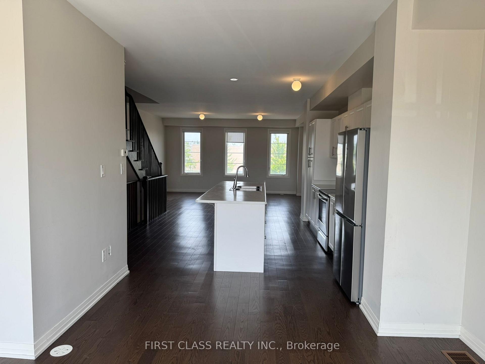 Photo 4 of 11 Prince William Boulevard, Clarington, Bowmanville — HOMEH