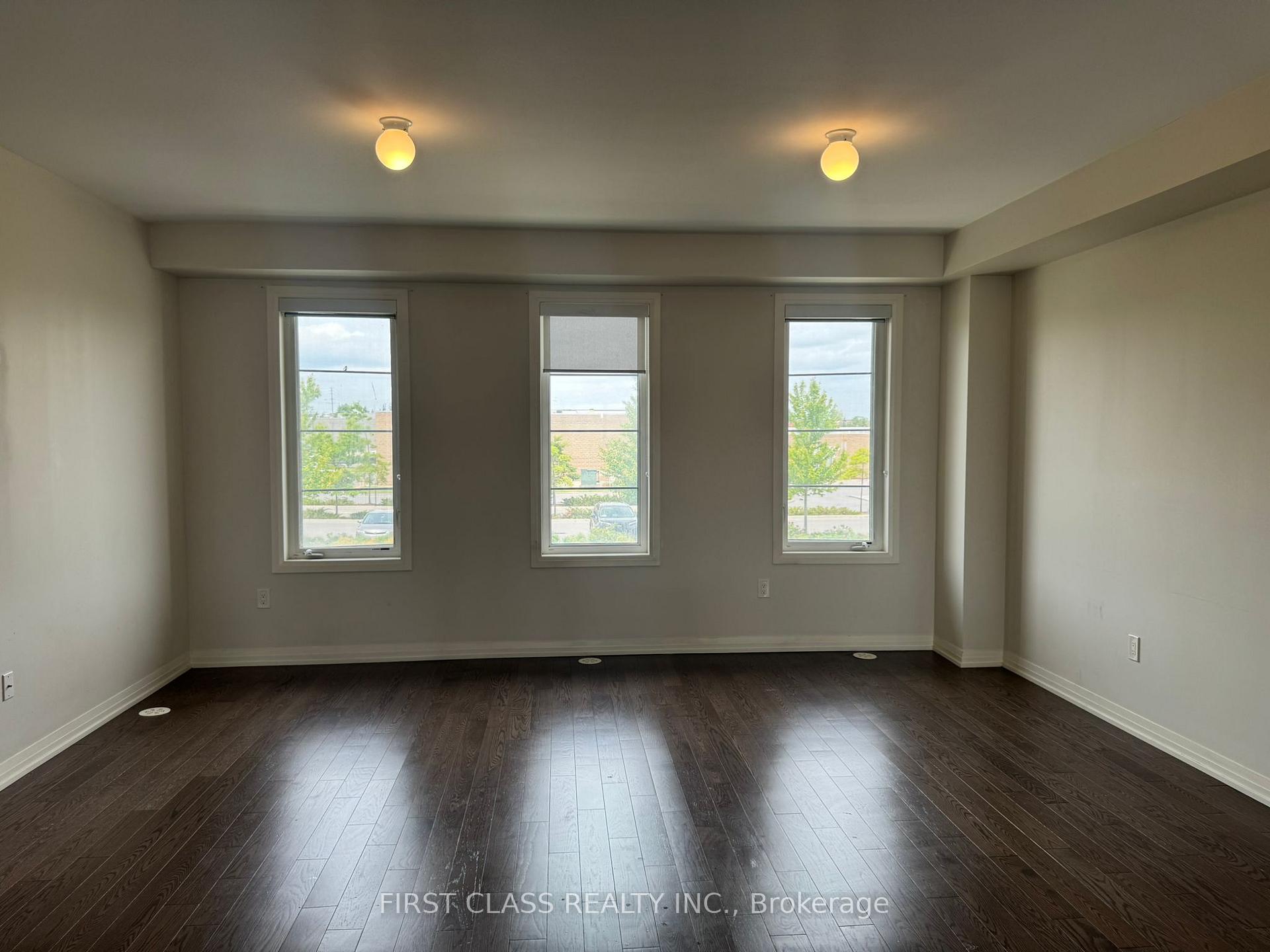 Photo 8 of 11 Prince William Boulevard, Clarington, Bowmanville — HOMEH