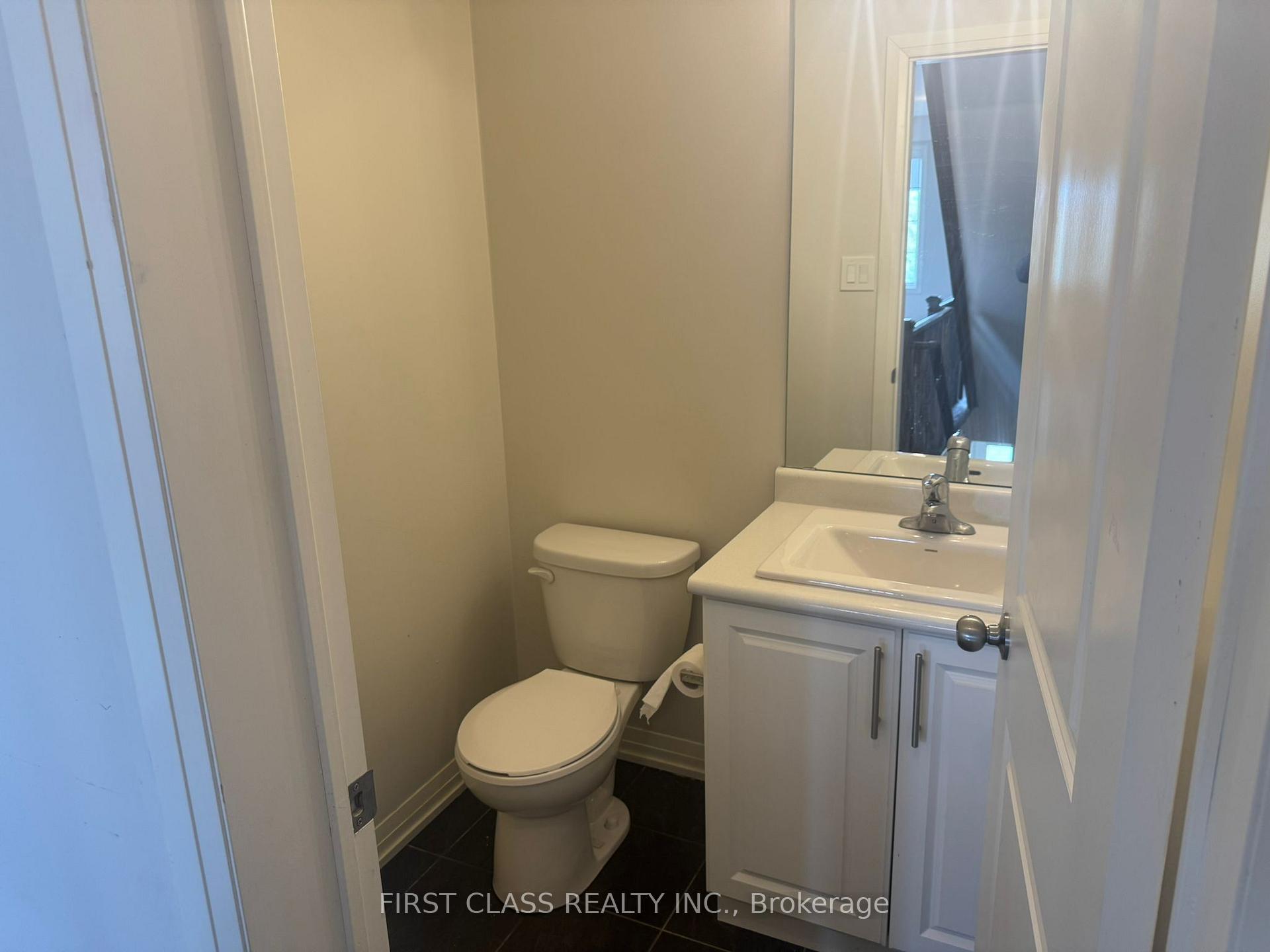Photo 10 of 11 Prince William Boulevard, Clarington, Bowmanville — HOMEH