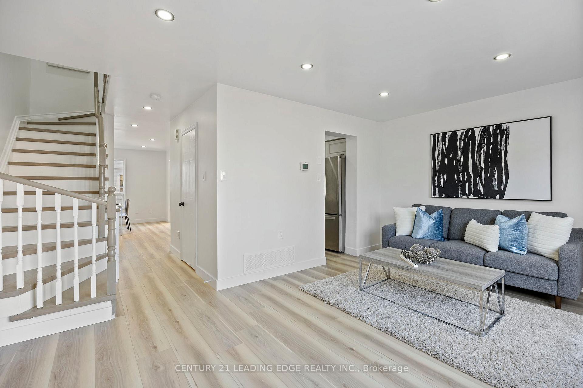 Photo 9 of 54 Spraggins Lane, Ajax, Central — HOMEH