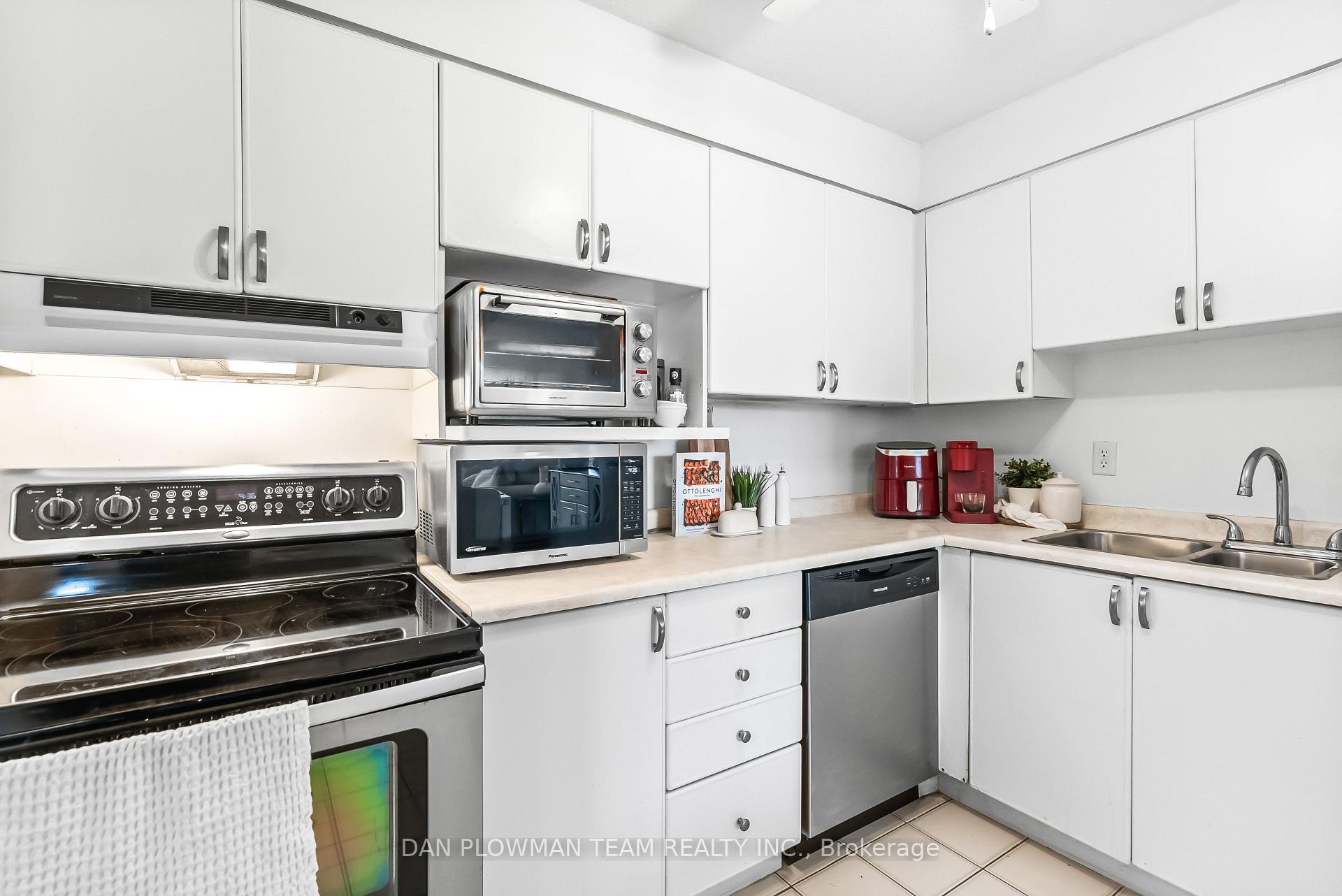 Photo 15 of Unit 508, 80 Athol Street E, Oshawa, Central — HOMEH