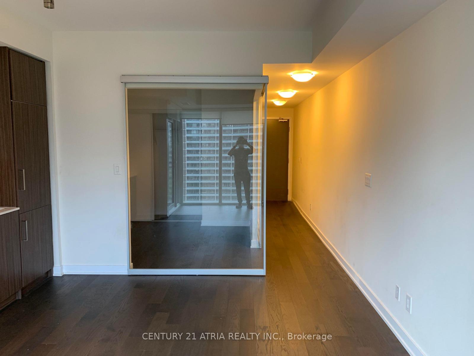 Photo 4 of Unit 1304, 17 Dundonald Street, Toronto, Church-Yonge Corridor — HOMEH