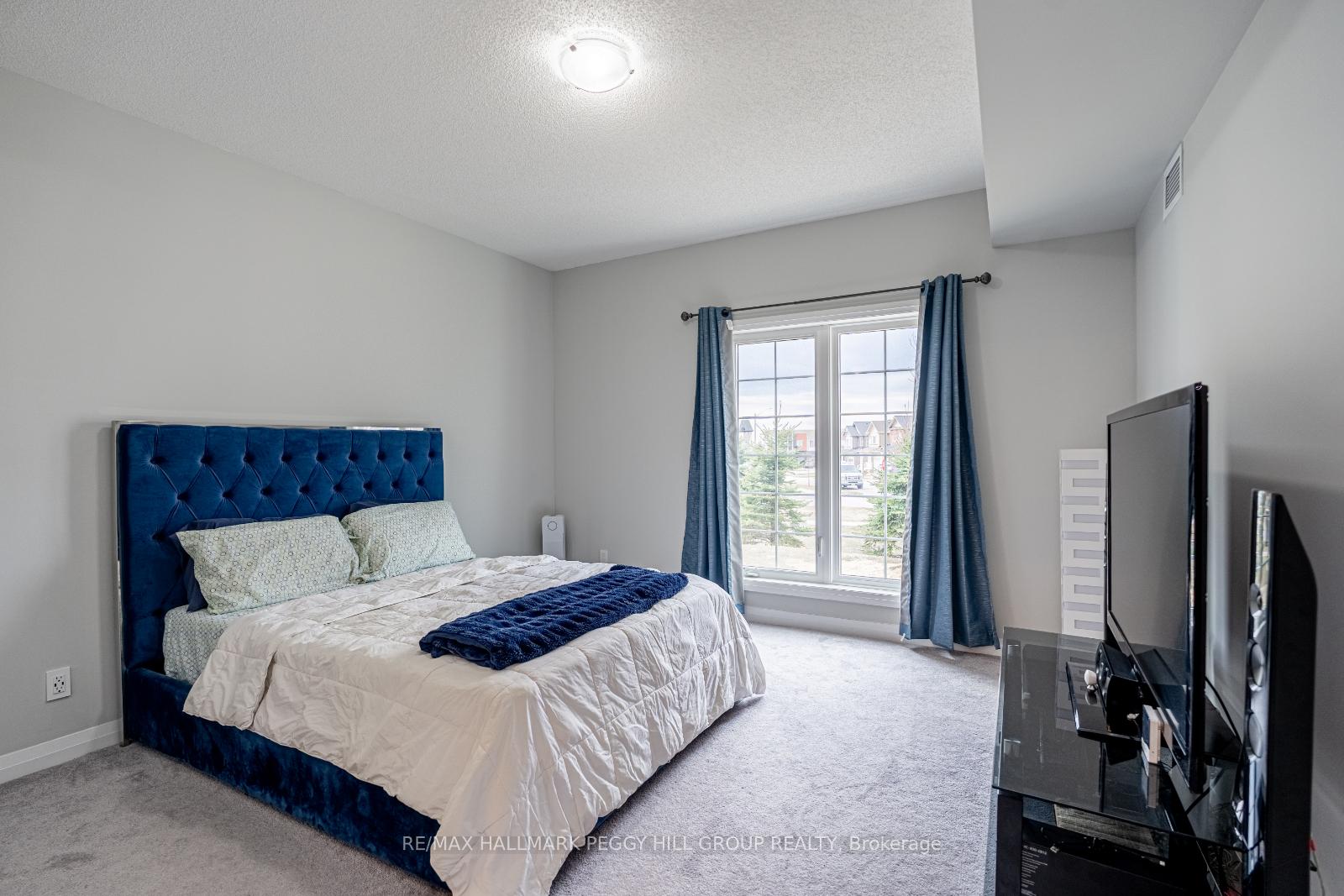 Photo 4 of Unit 102, 54 Koda Street, Barrie, Rural Barrie Southwest — HOMEH