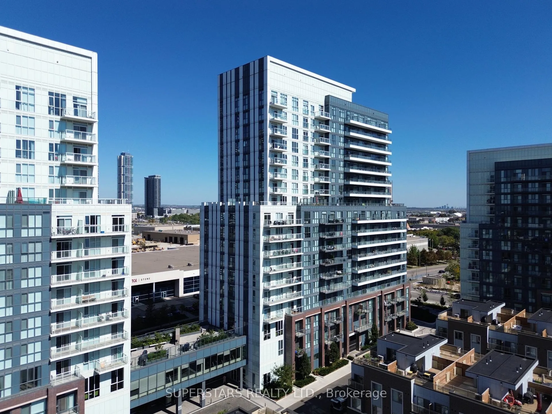 Front of Unit 1003, 38 Honeycrisp Crescent