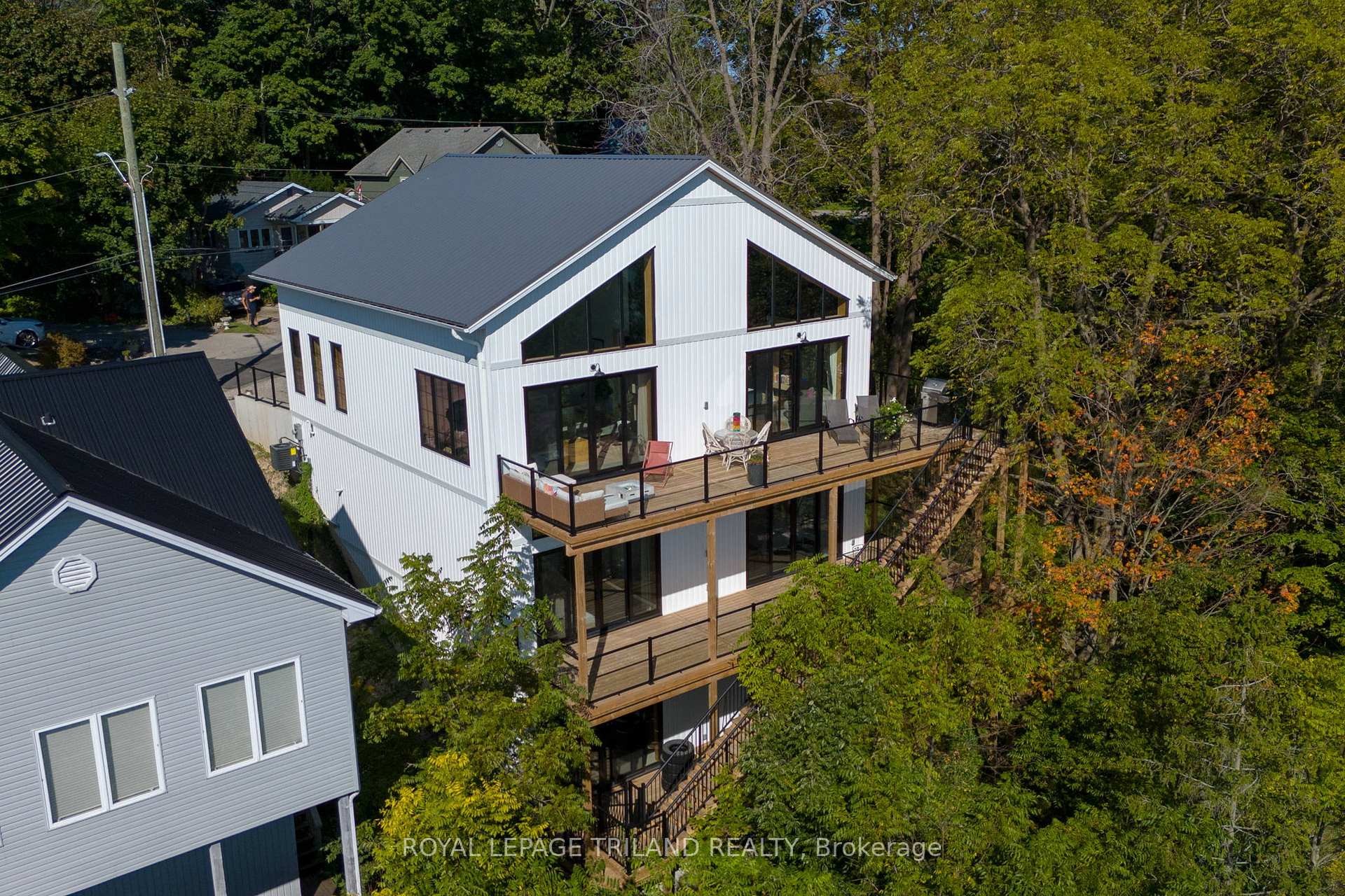 Front of 164 Brayside Street