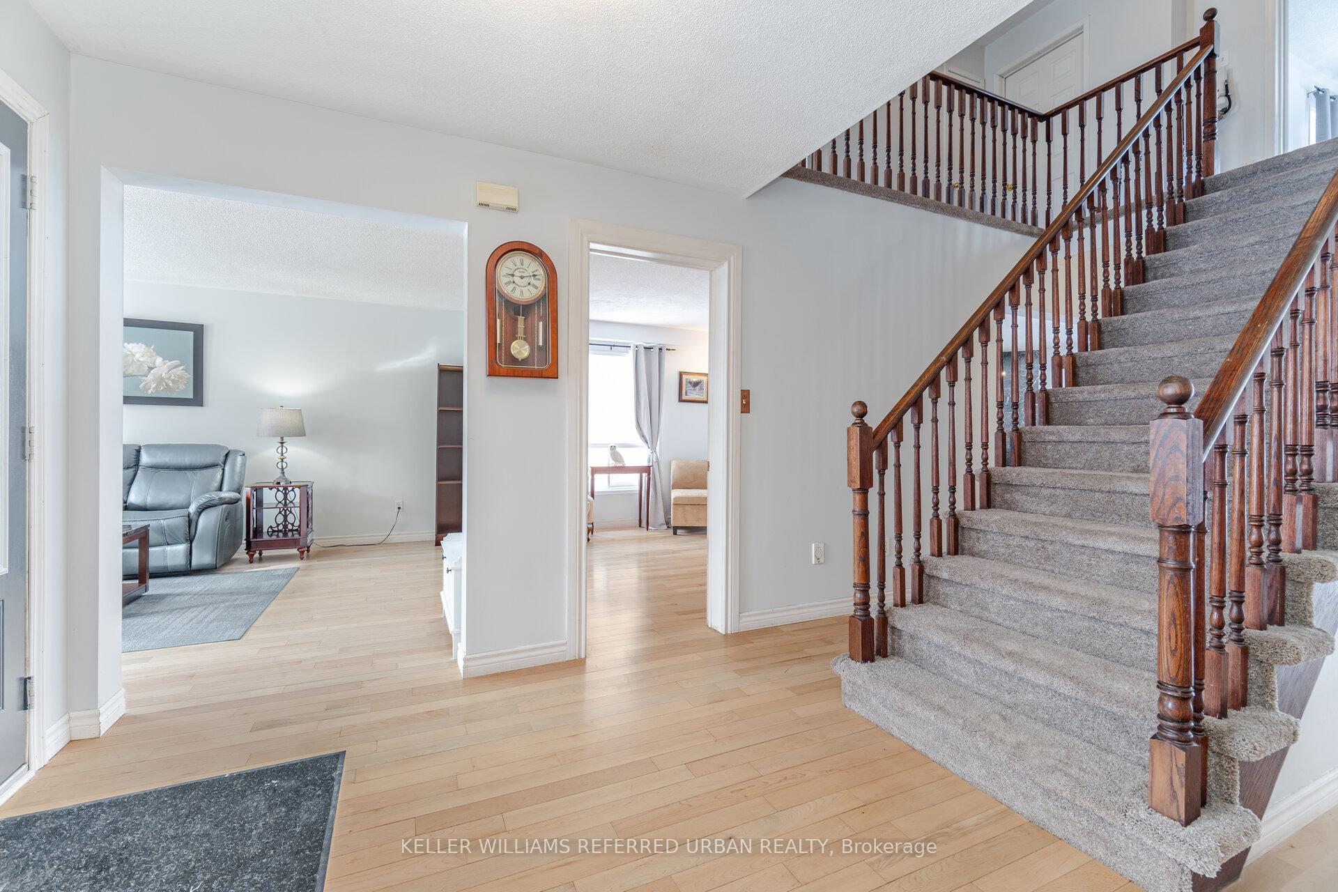 Photo 4 of 7 Holmes Crescent, Ajax, Central — HOMEH