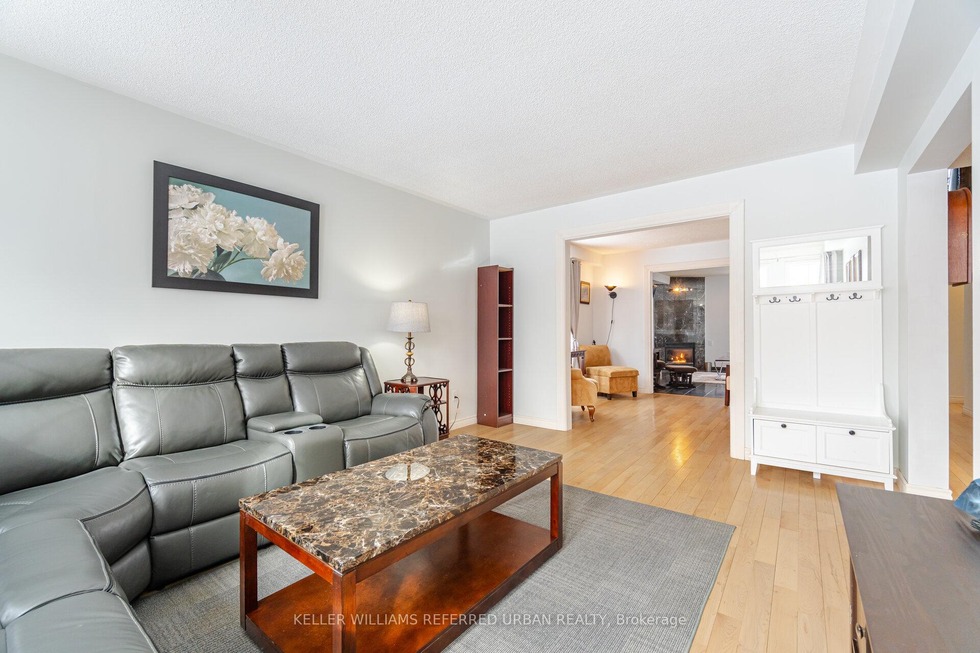 Photo 6 of 7 Holmes Crescent, Ajax, Central — HOMEH