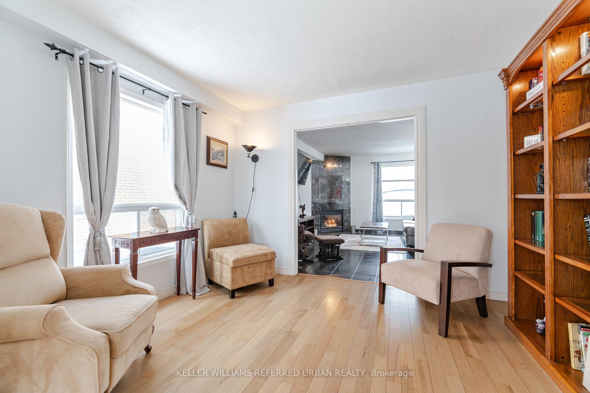 Photo 8 of 7 Holmes Crescent, Ajax, Central — HOMEH