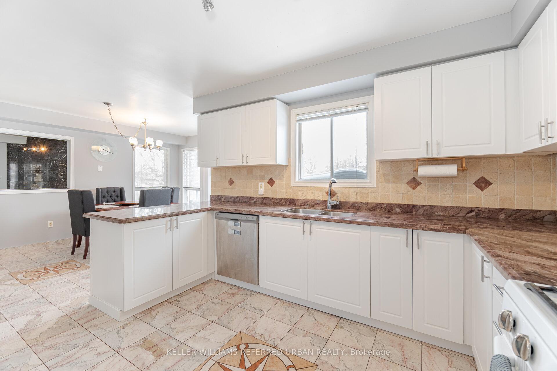 Photo 15 of 7 Holmes Crescent, Ajax, Central — HOMEH