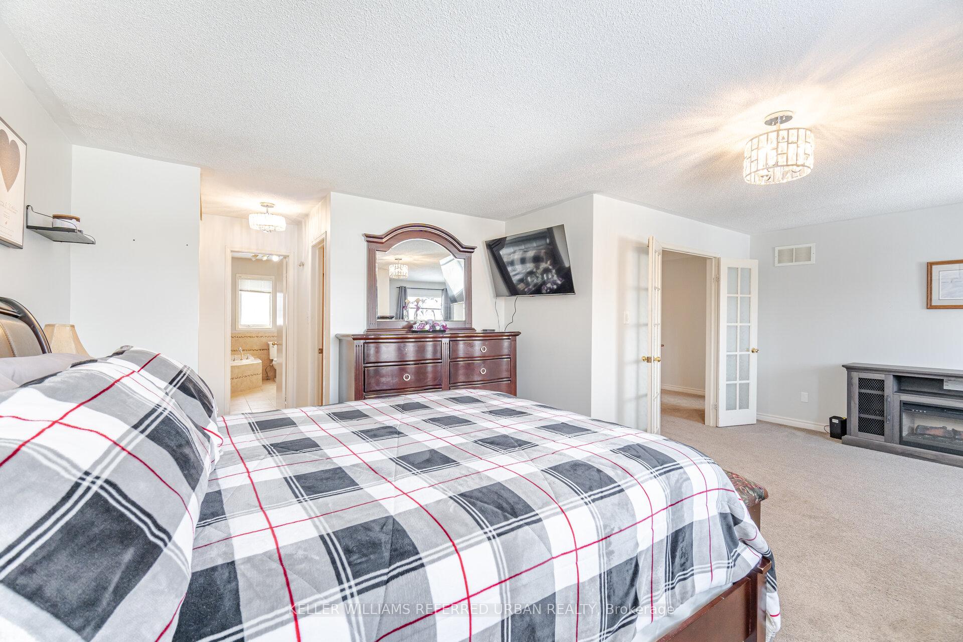 Photo 23 of 7 Holmes Crescent, Ajax, Central — HOMEH