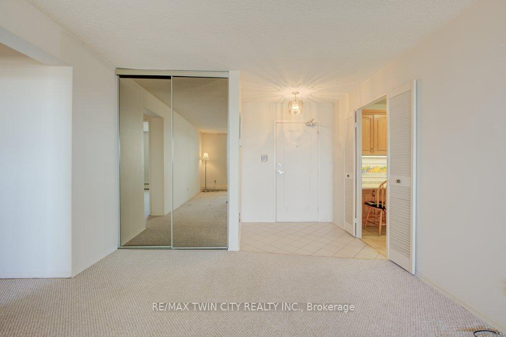 Photo 8 of Unit 1109, 225 Harvard Place, Waterloo — HOMEH