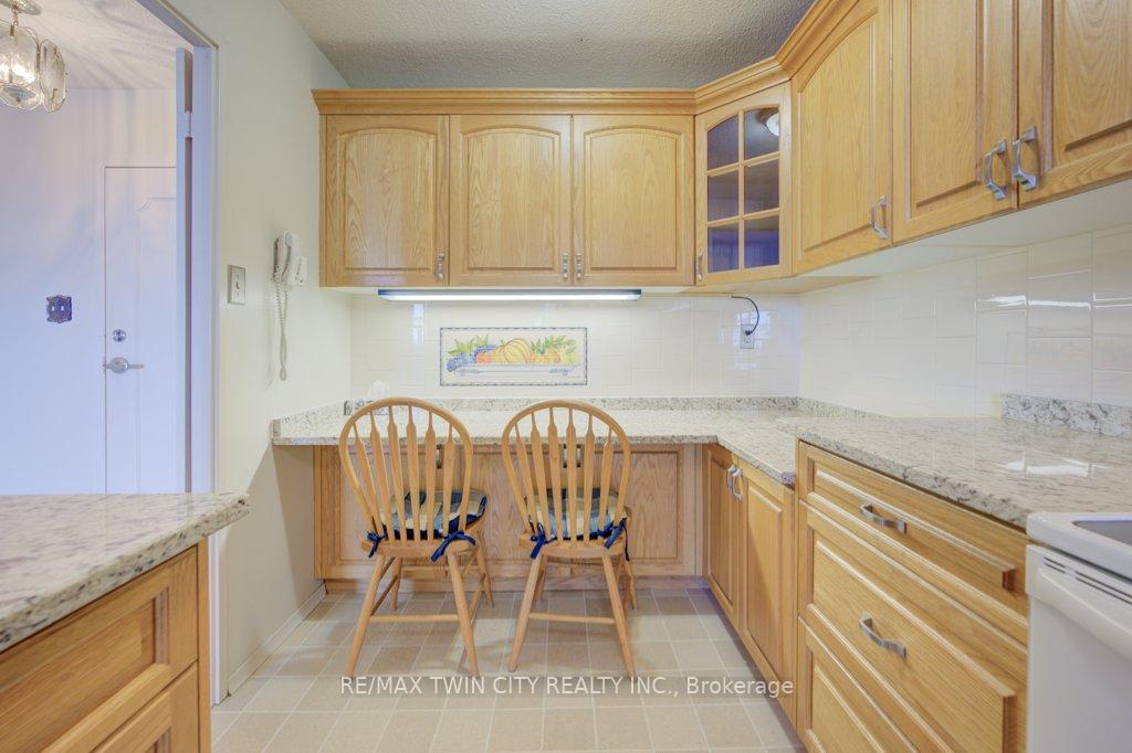 Photo 12 of Unit 1109, 225 Harvard Place, Waterloo — HOMEH