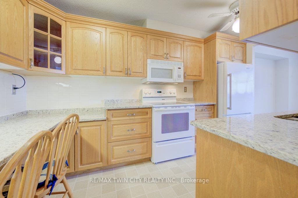 Photo 14 of Unit 1109, 225 Harvard Place, Waterloo — HOMEH