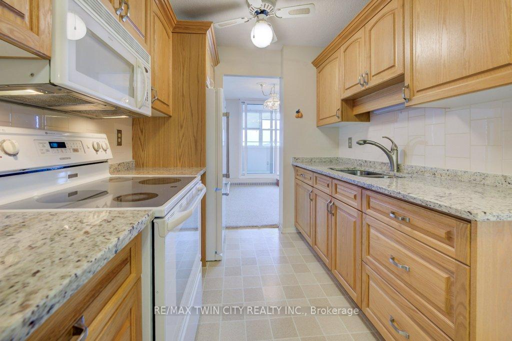Photo 15 of Unit 1109, 225 Harvard Place, Waterloo — HOMEH