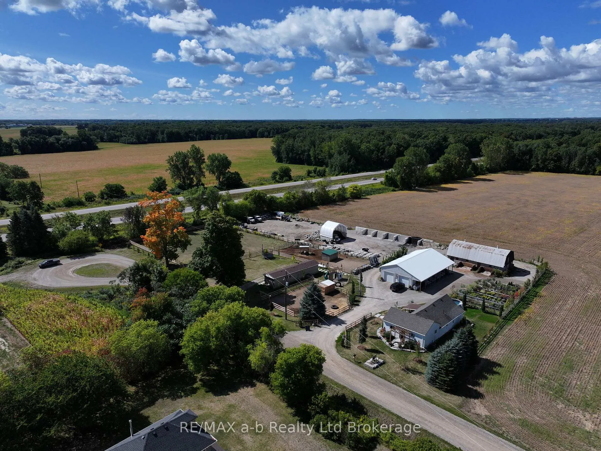 Photo 4 of 1 Etonia Road, Brant, South Dumfries — HOMEH