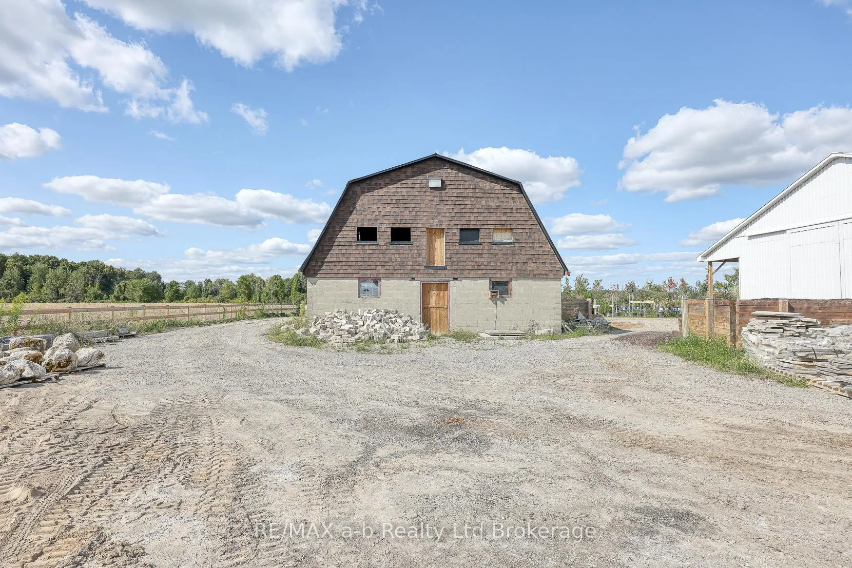 Photo 13 of 1 Etonia Road, Brant, South Dumfries — HOMEH