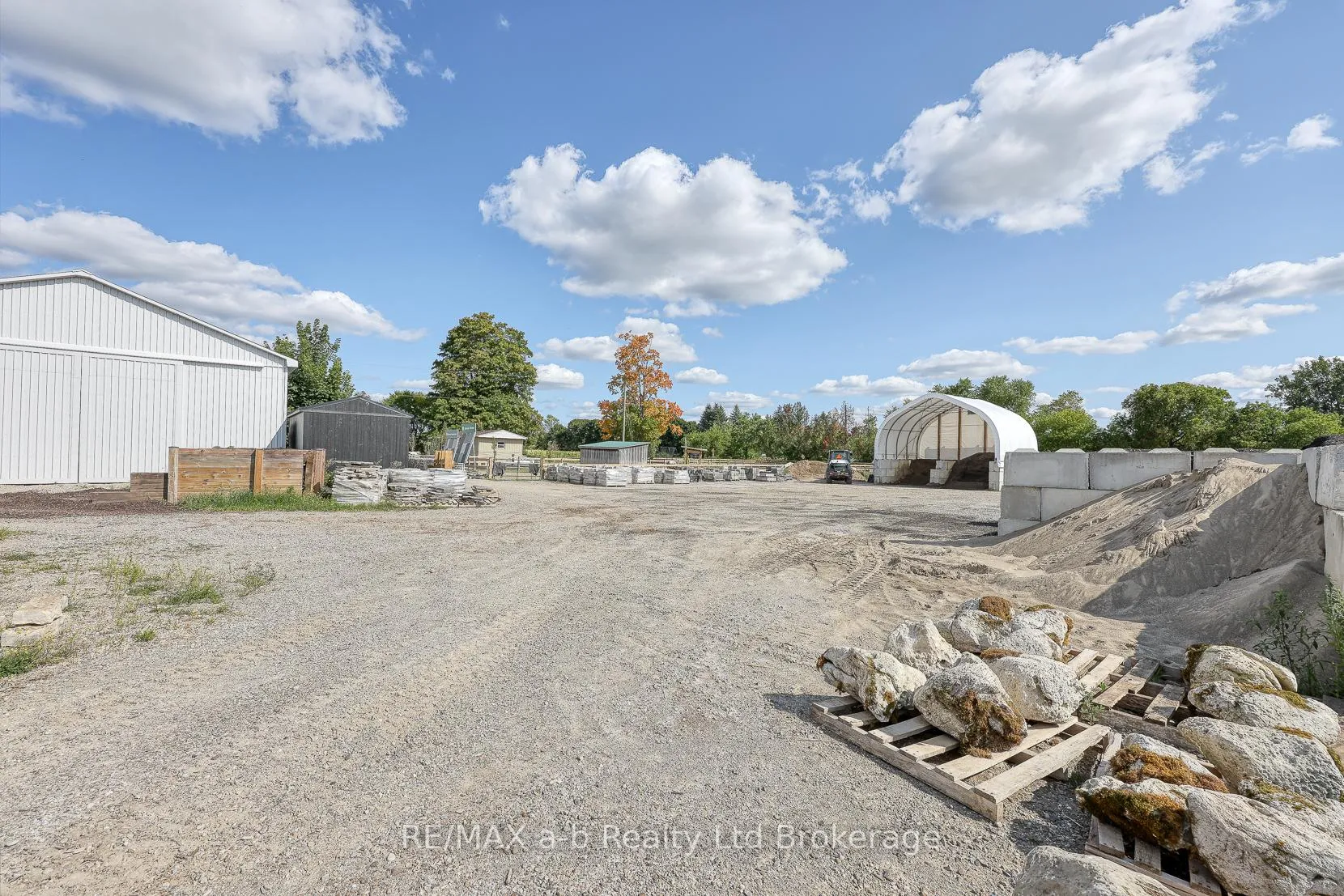 Photo 21 of 1 Etonia Road, Brant, South Dumfries — HOMEH