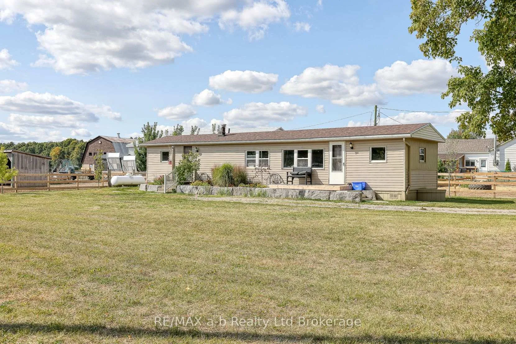 Photo 27 of 1 Etonia Road, Brant, South Dumfries — HOMEH
