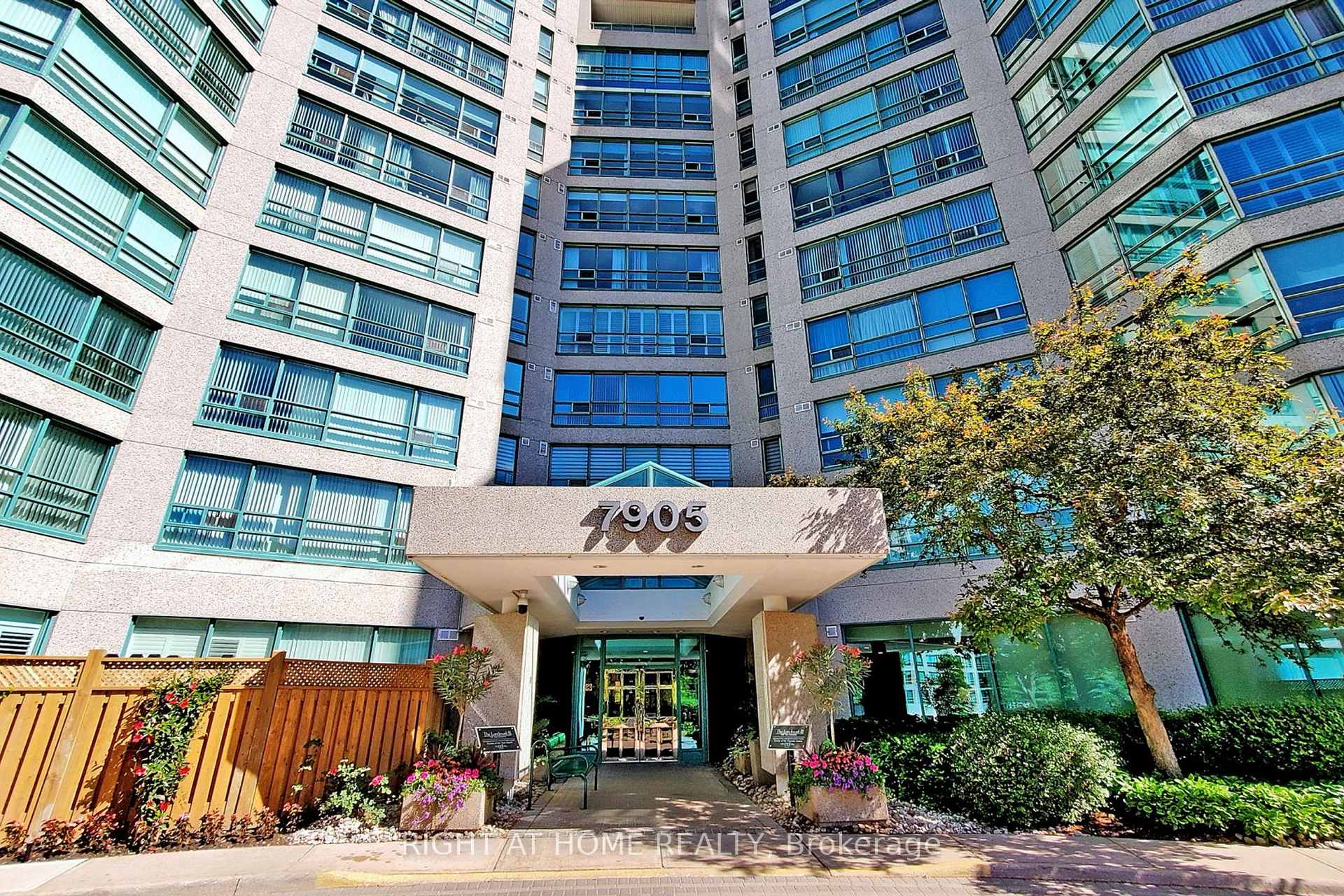 Photo 2 of Unit 1007, 7905 Bayview Avenue, Markham, Aileen-Willowbrook — HOMEH