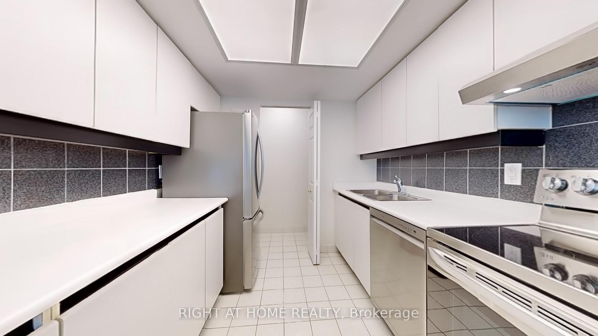 Photo 27 of Unit 1007, 7905 Bayview Avenue, Markham, Aileen-Willowbrook — HOMEH