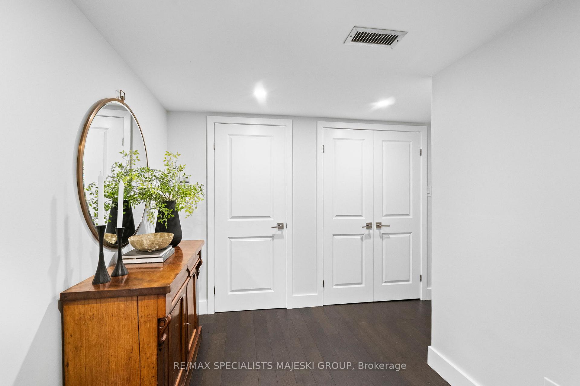 Photo 2 of Unit 1005, 30 Wellington Street E, Toronto, Church-Yonge Corridor — HOMEH