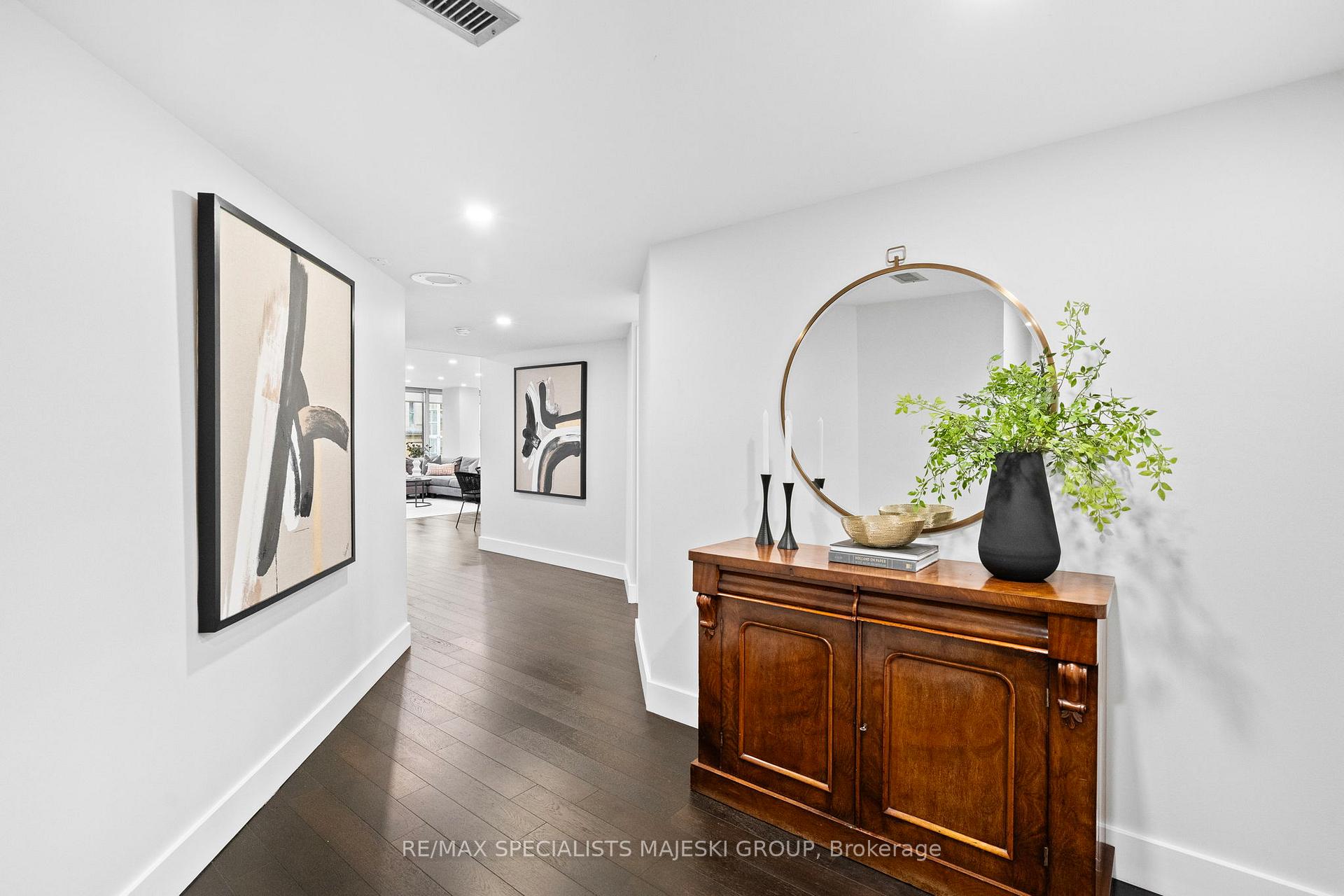 Photo 3 of Unit 1005, 30 Wellington Street E, Toronto, Church-Yonge Corridor — HOMEH