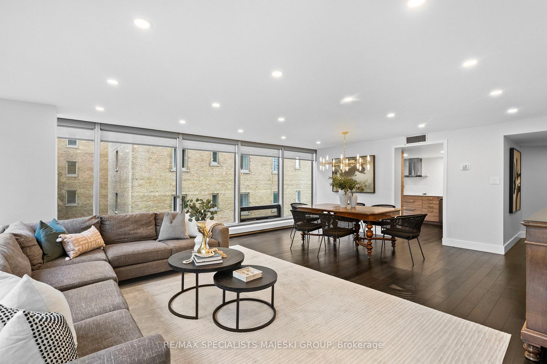 Photo 6 of Unit 1005, 30 Wellington Street E, Toronto, Church-Yonge Corridor — HOMEH
