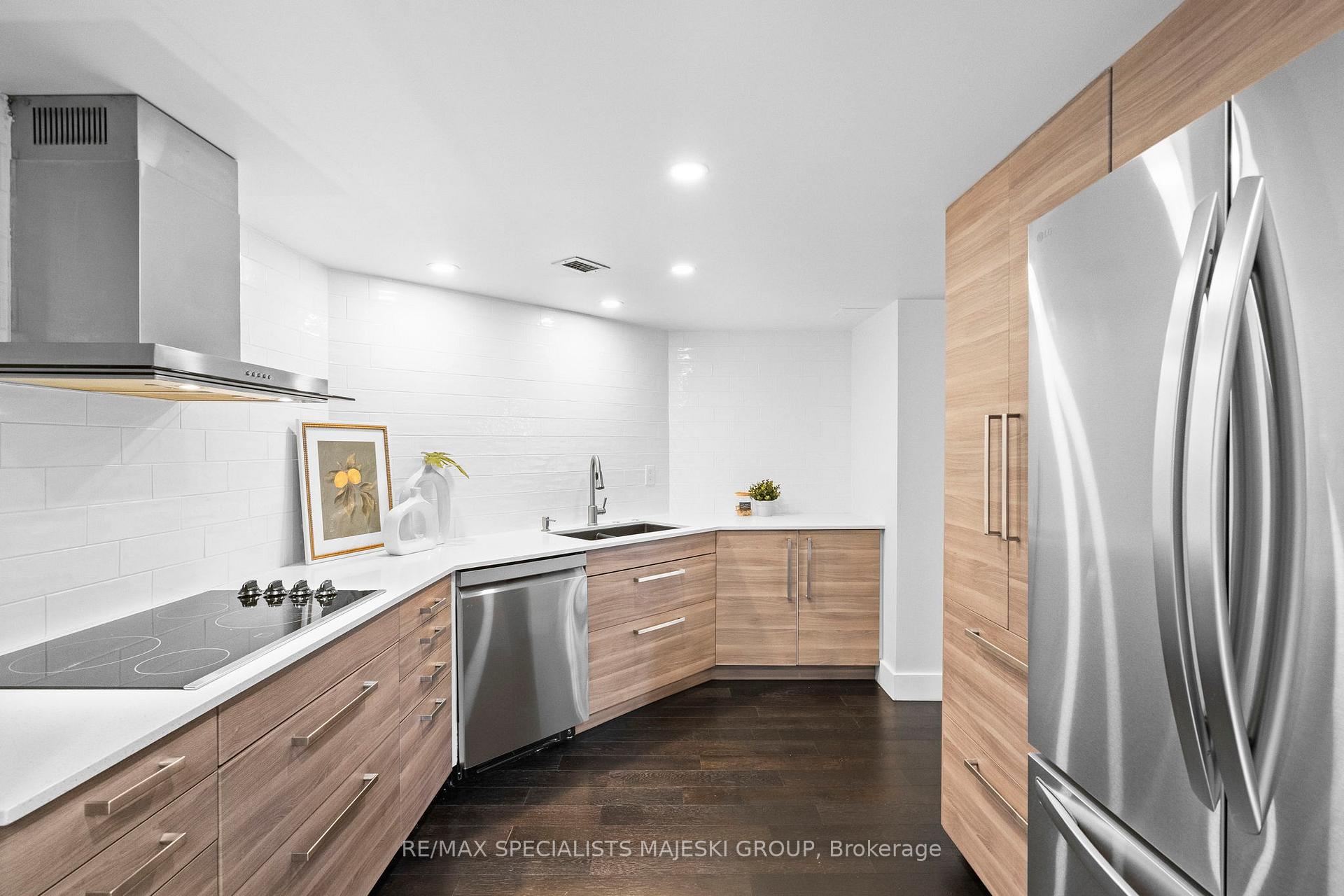 Photo 17 of Unit 1005, 30 Wellington Street E, Toronto, Church-Yonge Corridor — HOMEH