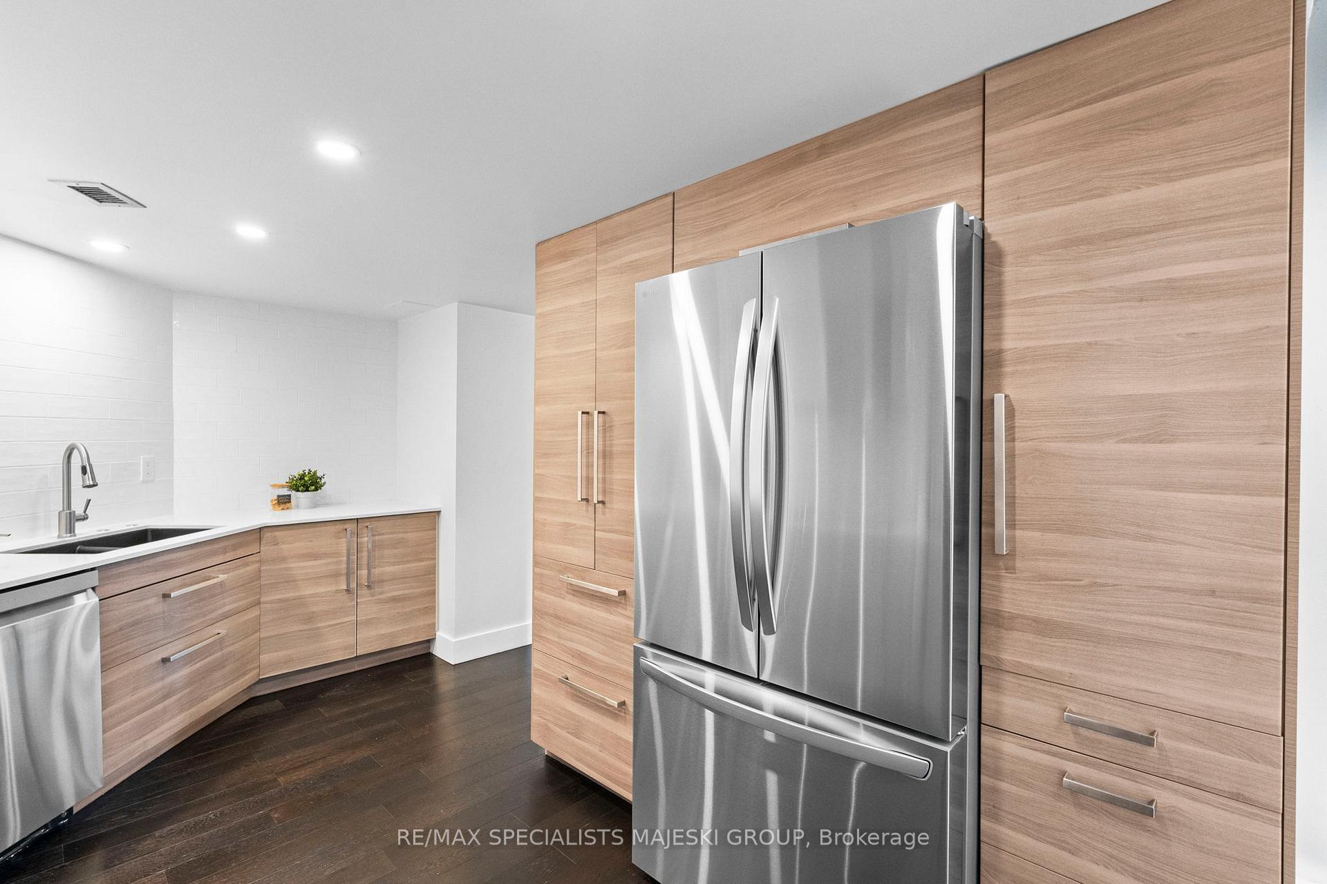 Photo 19 of Unit 1005, 30 Wellington Street E, Toronto, Church-Yonge Corridor — HOMEH
