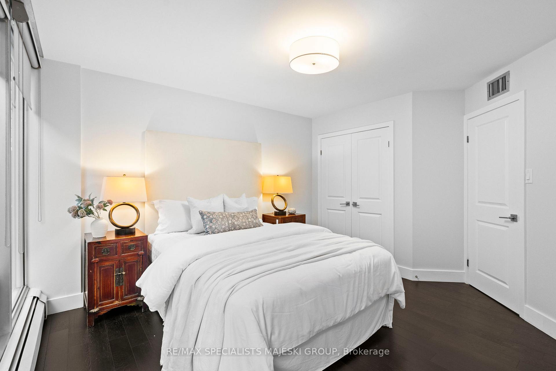Photo 34 of Unit 1005, 30 Wellington Street E, Toronto, Church-Yonge Corridor — HOMEH